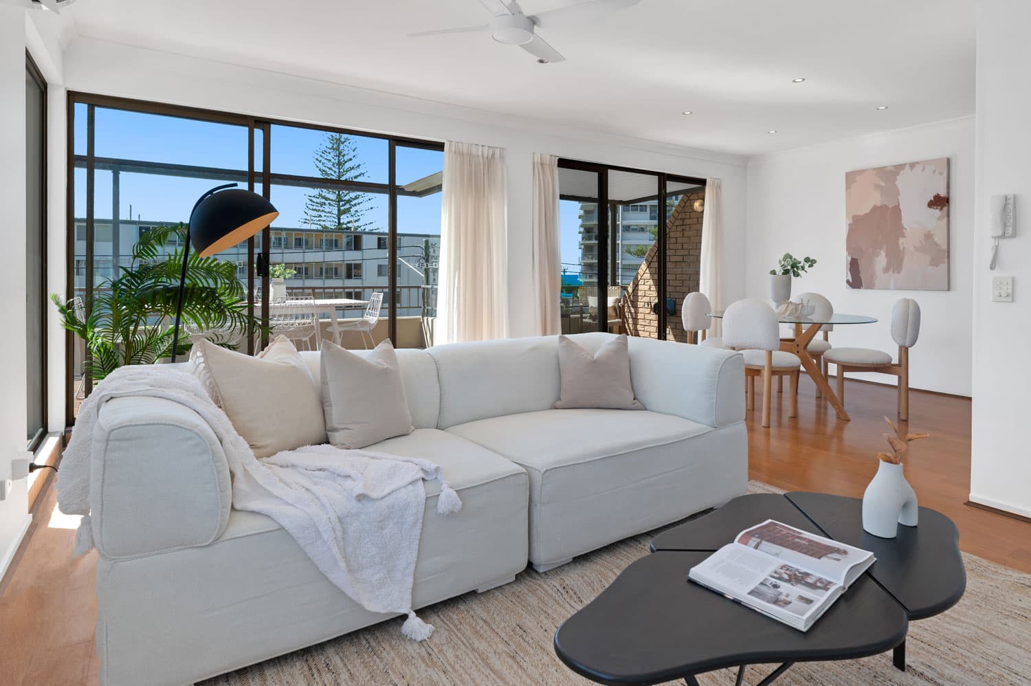 11/133 Old Burleigh Road, Broadbeach — photo 1 of 5