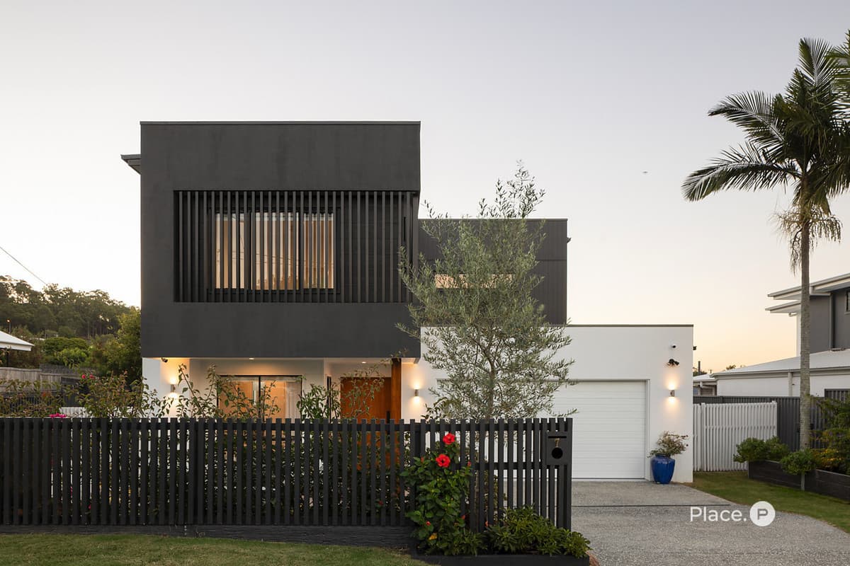 7 Arunta Street, Tarragindi - Image 1