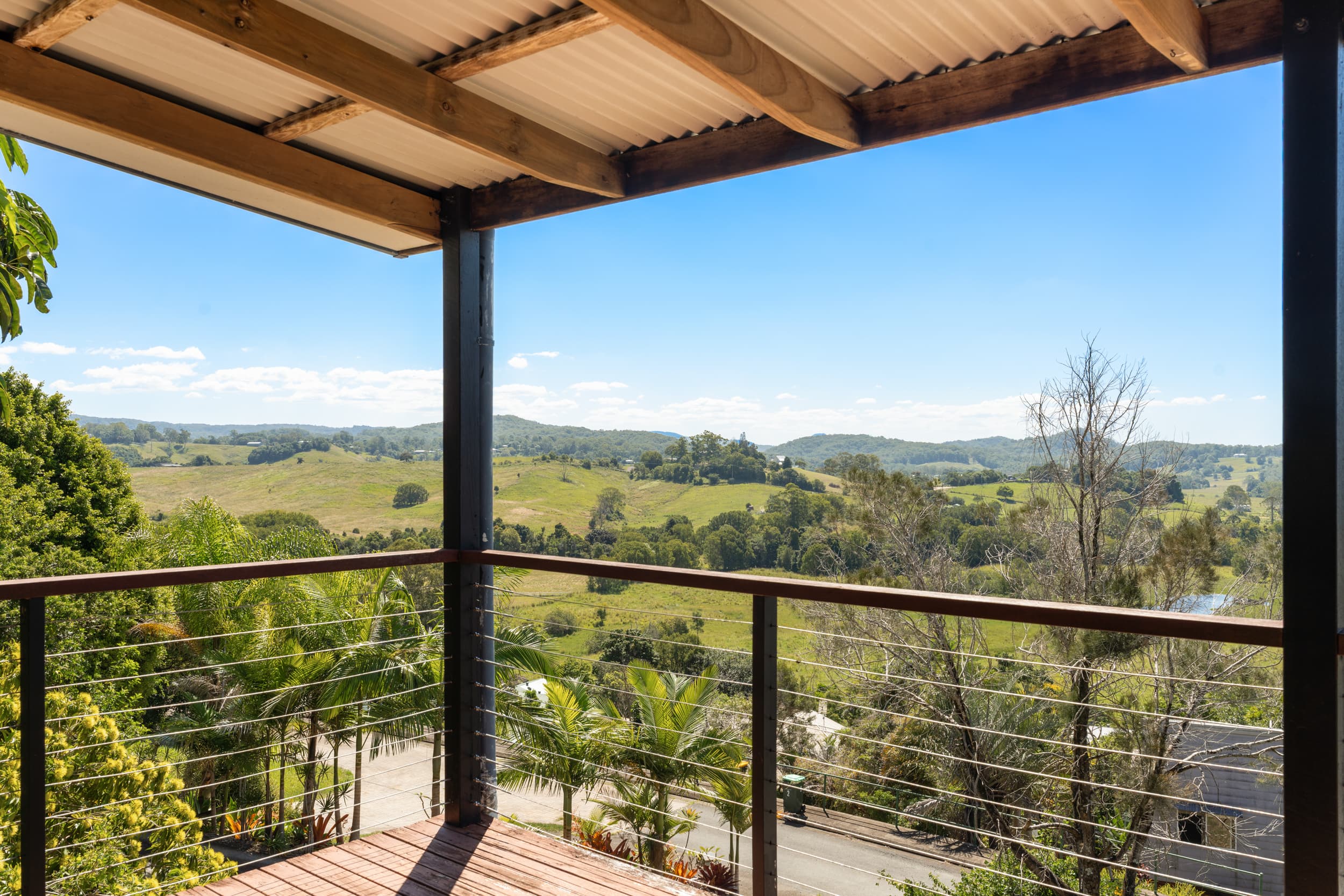 2 Sandra Place, Highworth - Image 1