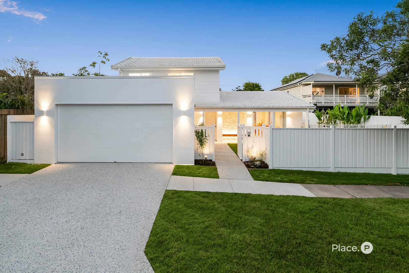 216 Long Street East, Graceville - Image 1