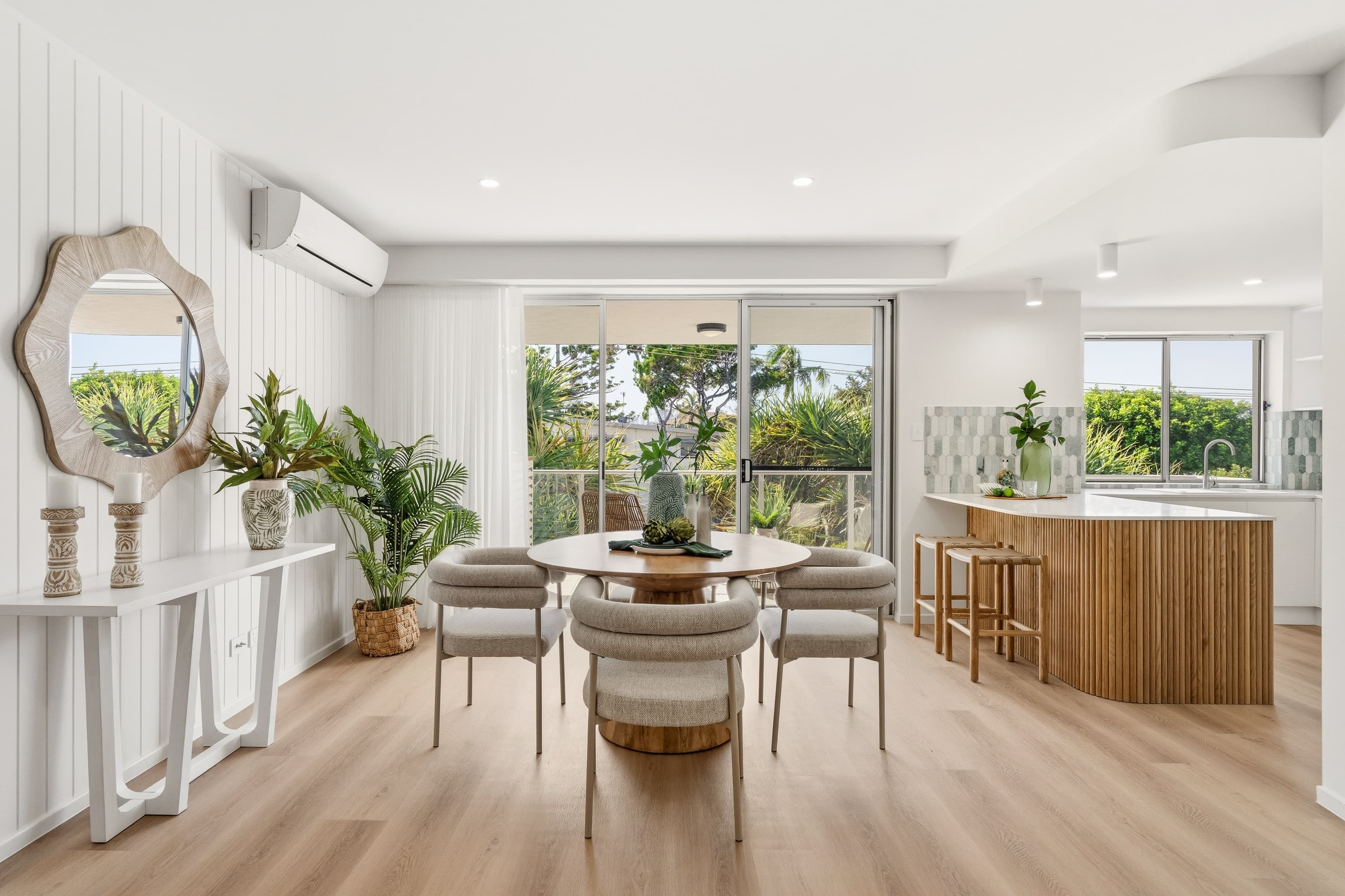9/2341 Gold Coast Highway, Mermaid Beach - Image 1