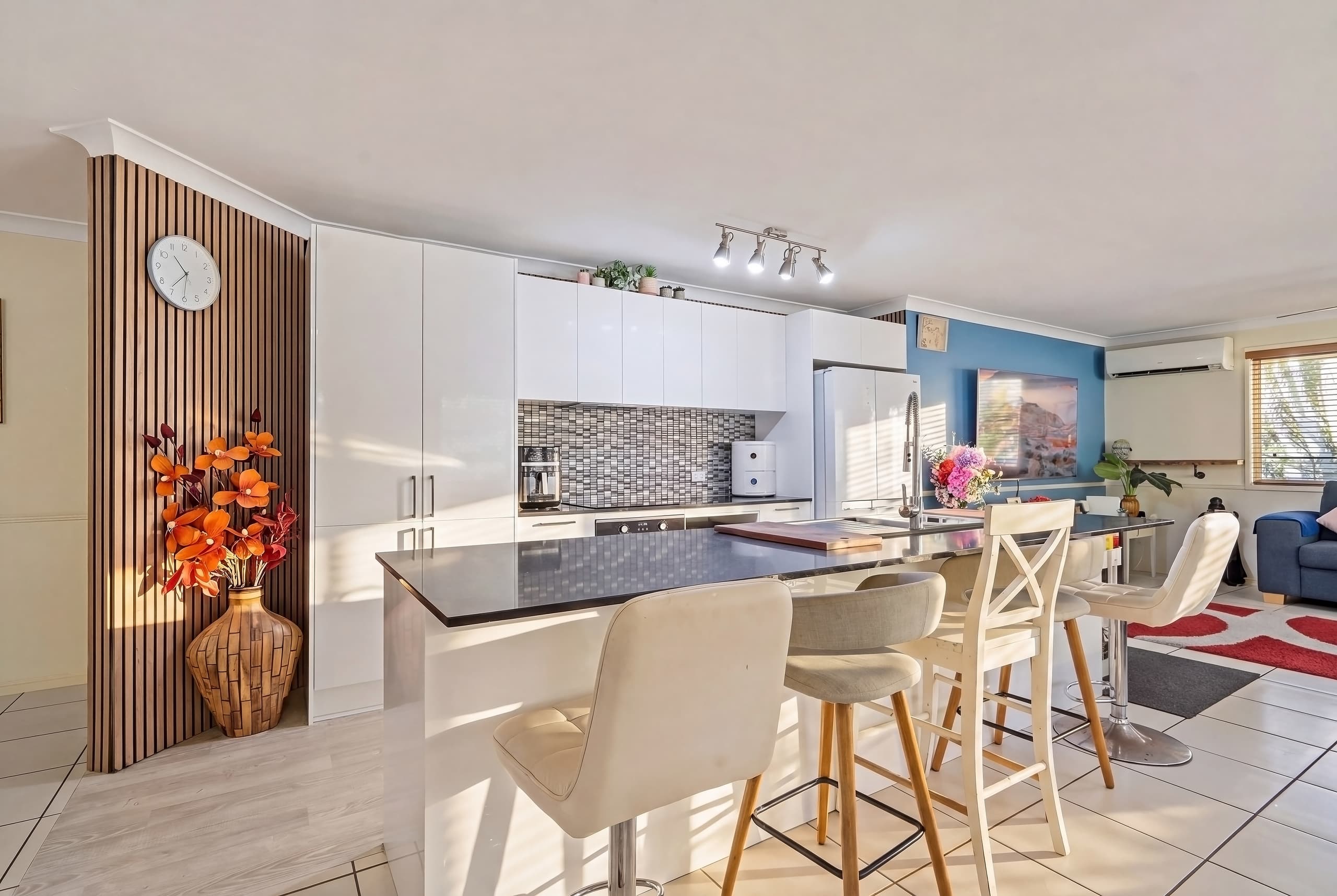 1/184 West Burleigh Road, Burleigh Heads — photo 1 of 5