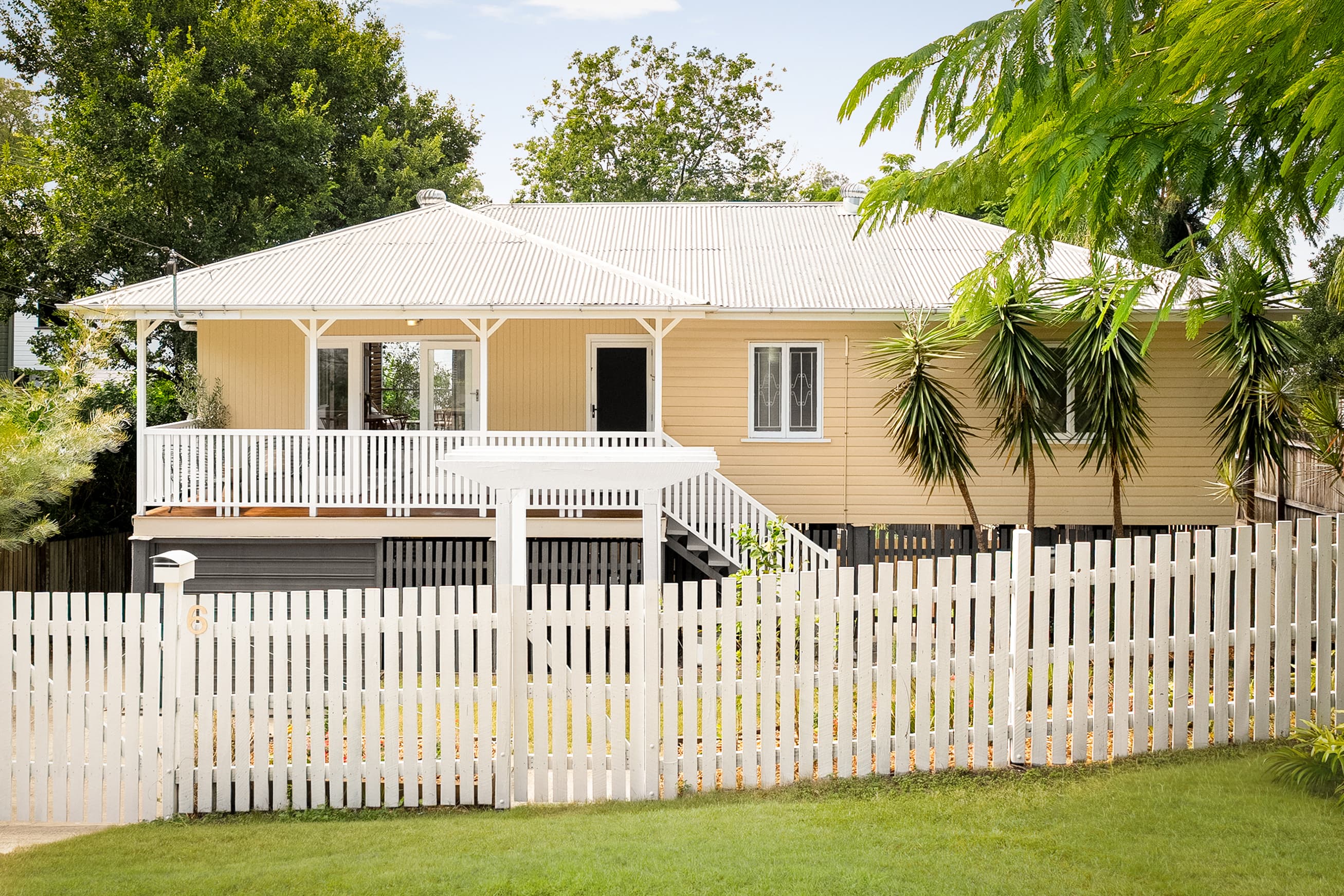 6 Hope Street, Auchenflower - Image 1