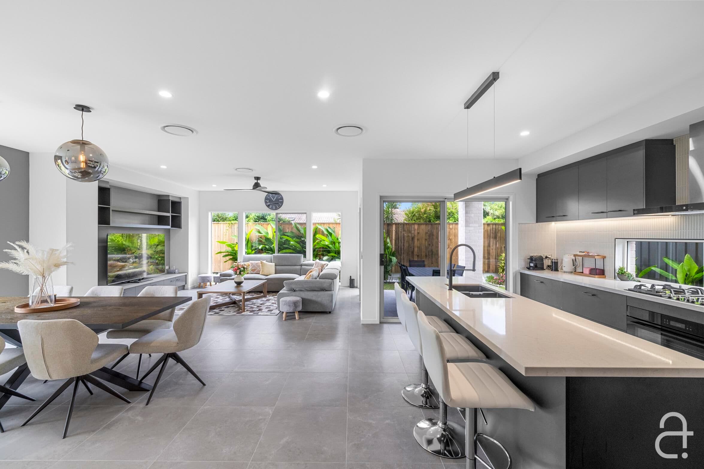 137 Nicklin Way, Warana - Image 1