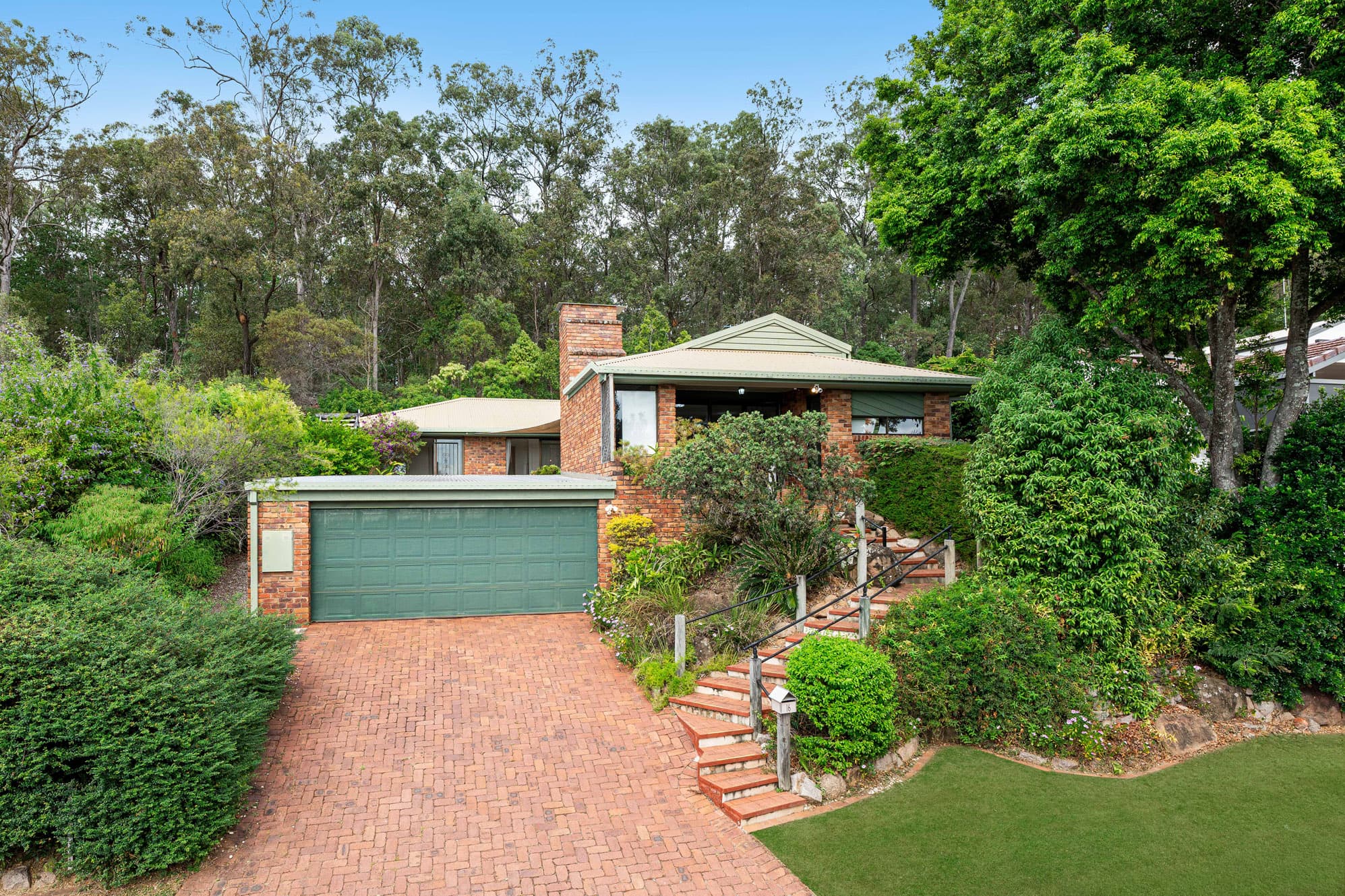 16 Gyranda Street, Carina Heights - Image 1