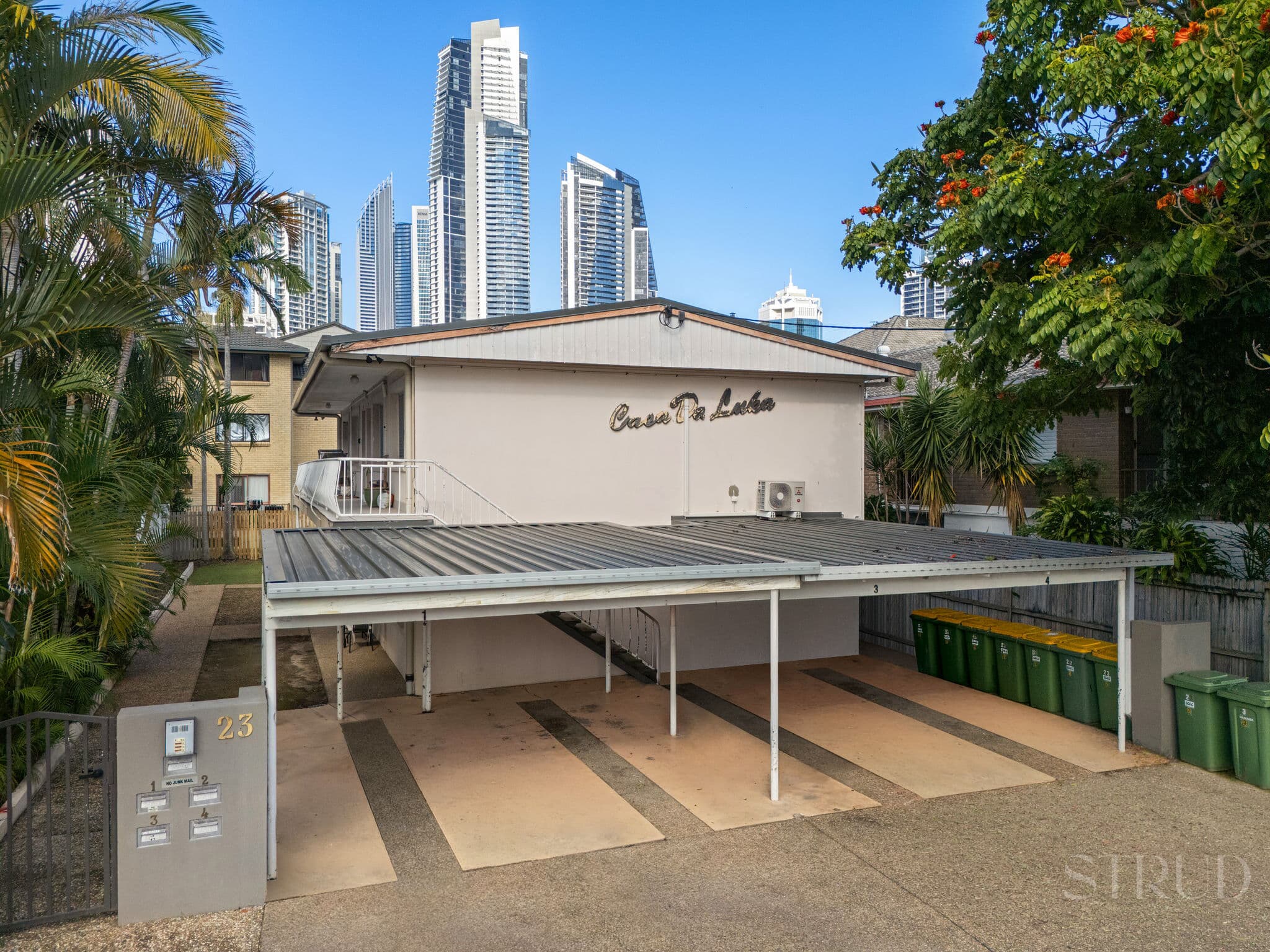 2/23 Darrambal Street, Chevron Island — photo 1 of 5