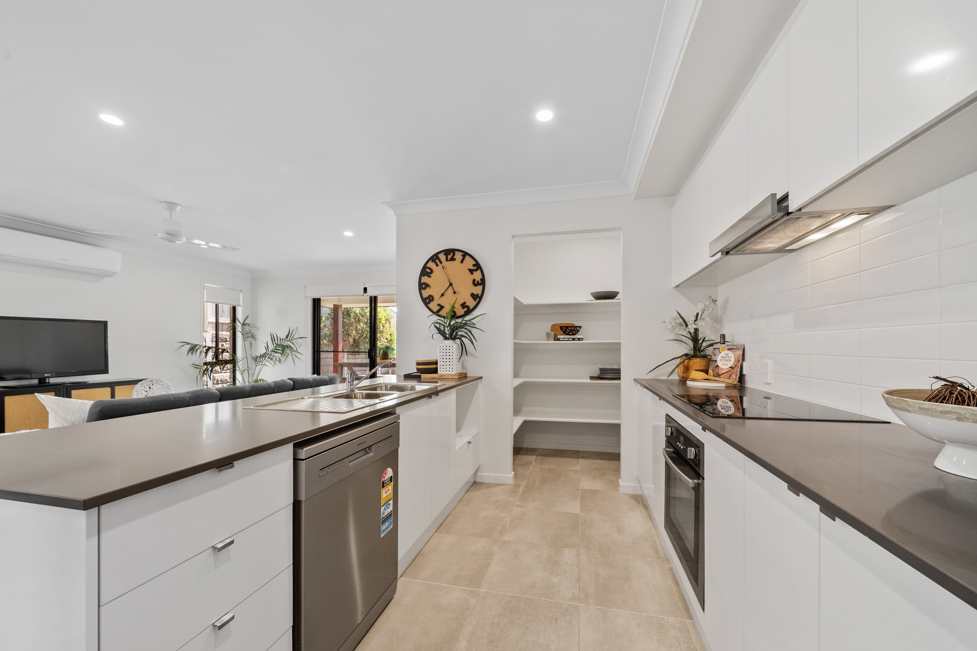 33 Tejo Street, Holmview - Image 1