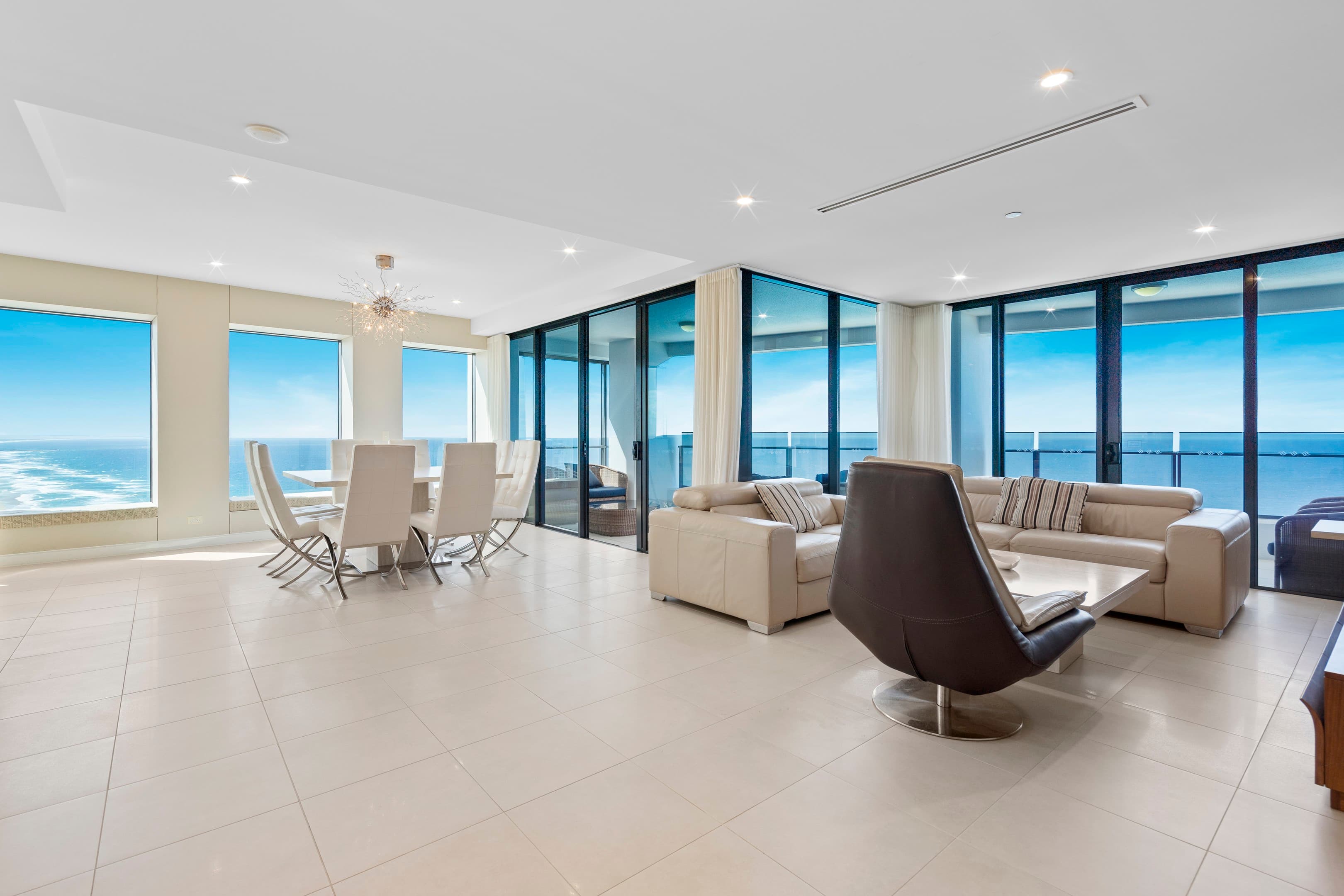4404/4 The Esplanade, Surfers Paradise - Image 1