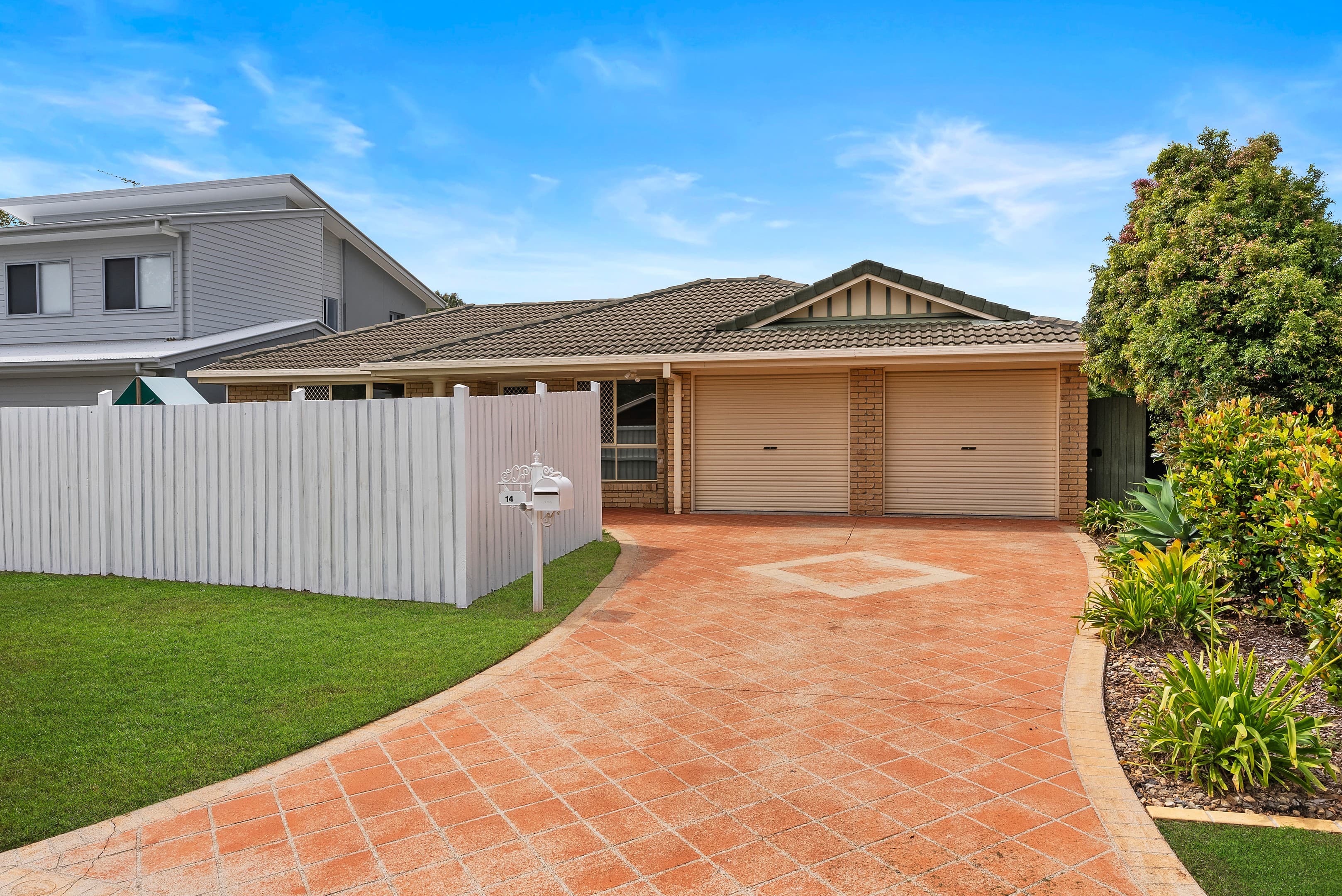 14 Lakefield Drive, Victoria Point, Victoria Point — photo 1 of 5