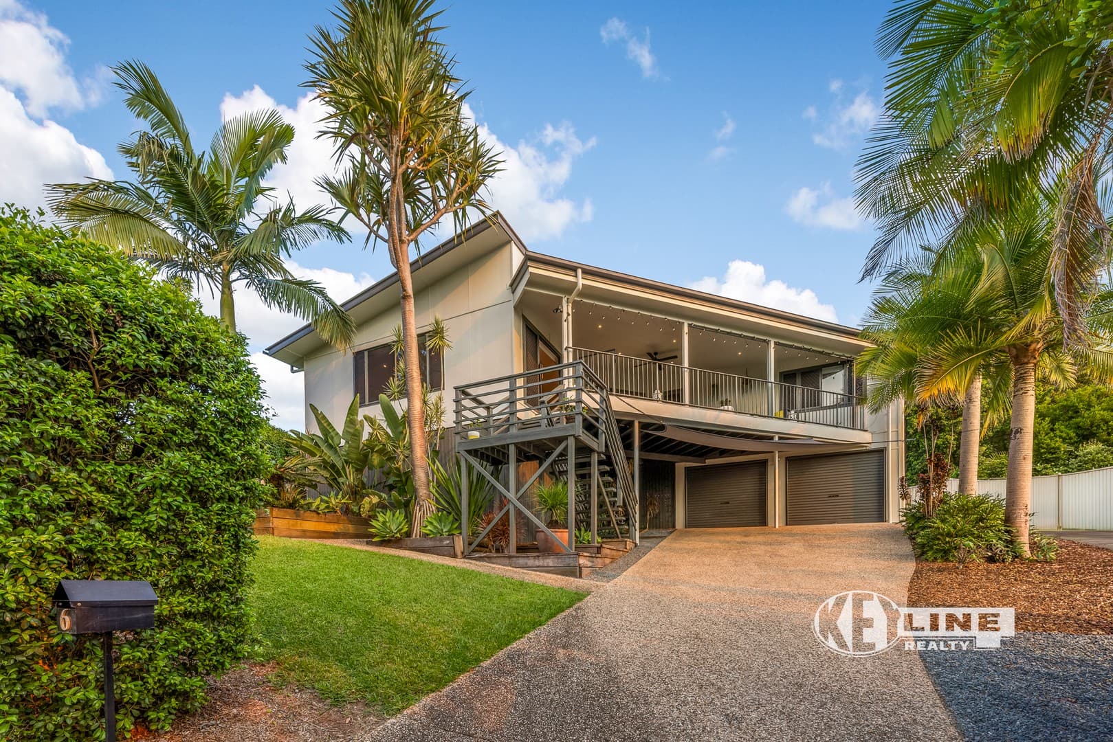 6 Yvonne Street, Highworth - Image 1