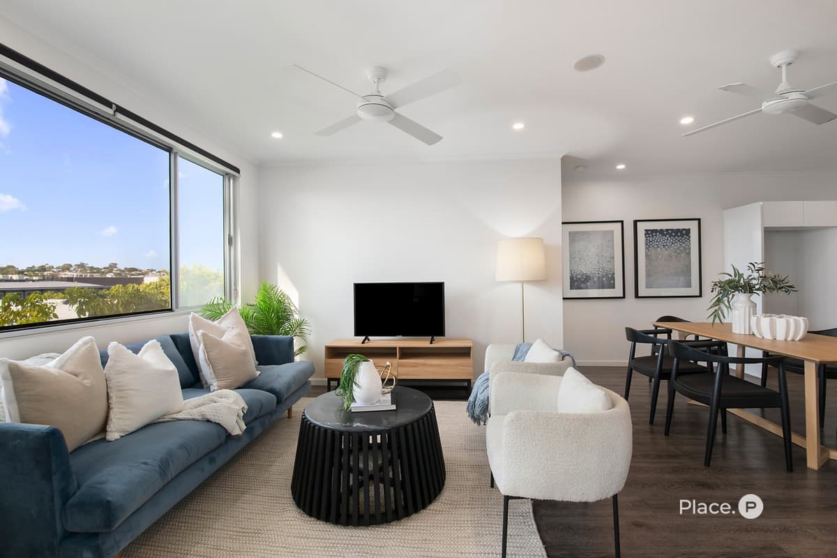 323/986 Wynnum Road, Cannon Hill - Image 1