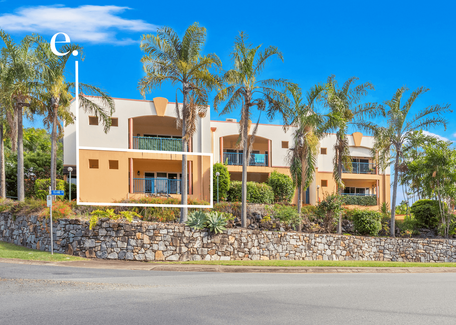 3/24 Island Drive, Cannonvale — photo 1 of 5