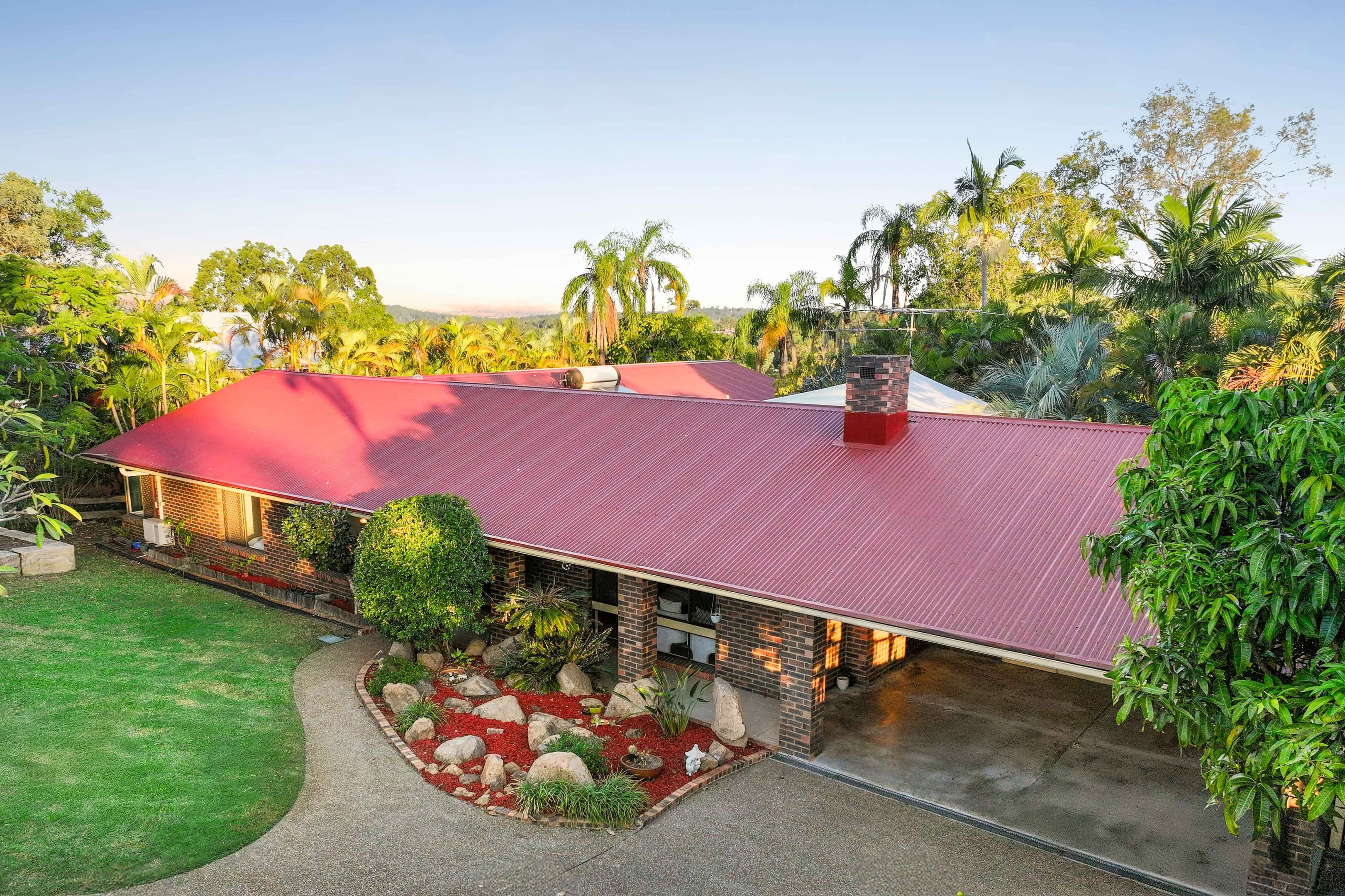 8 Photinia Place, Bellbowrie - Image 1