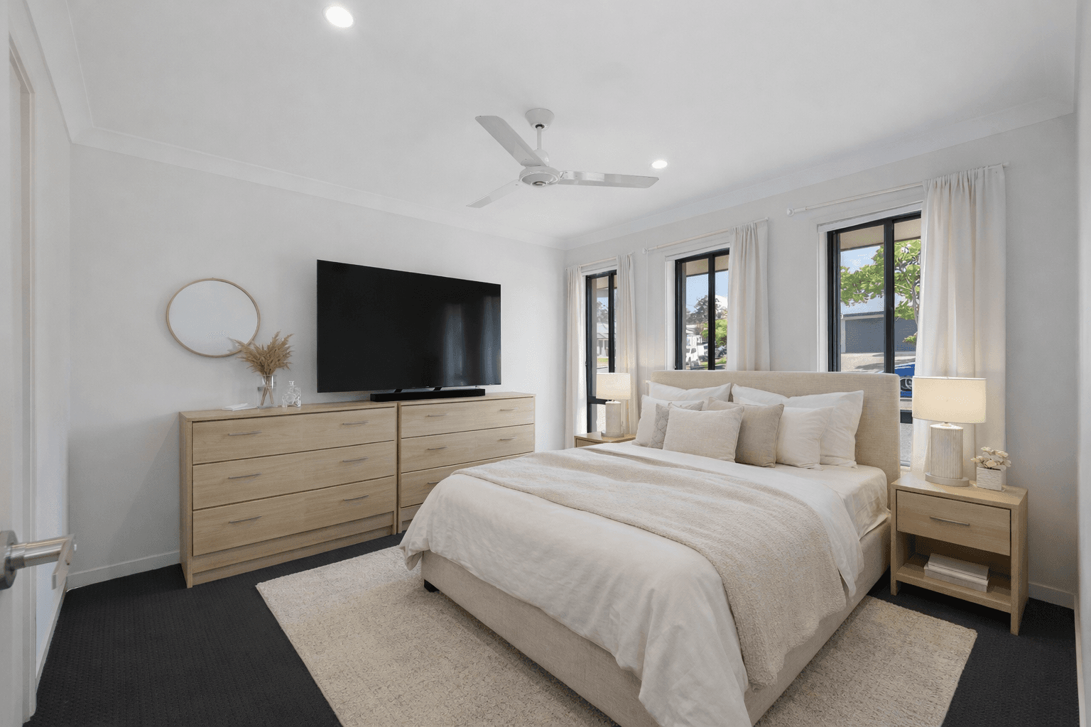 4 Mieka Crescent, Pimpama — photo 4 of 5