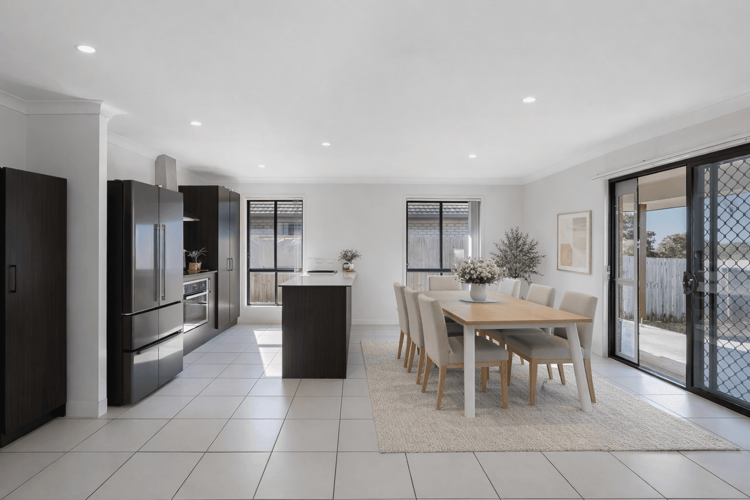 4 Mieka Crescent, Pimpama — photo 1 of 5