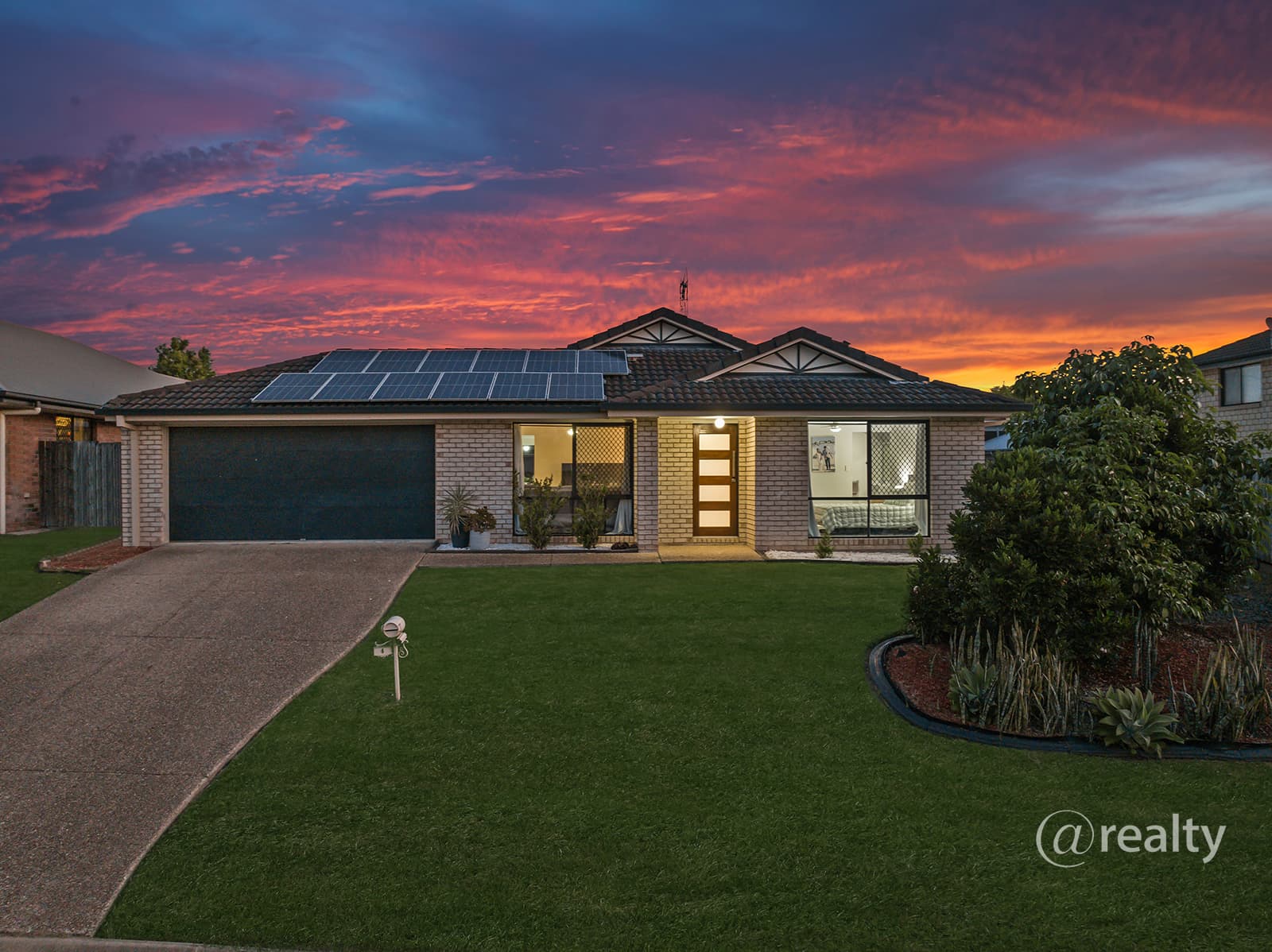 4 Nadine Court, Warner — photo 1 of 5