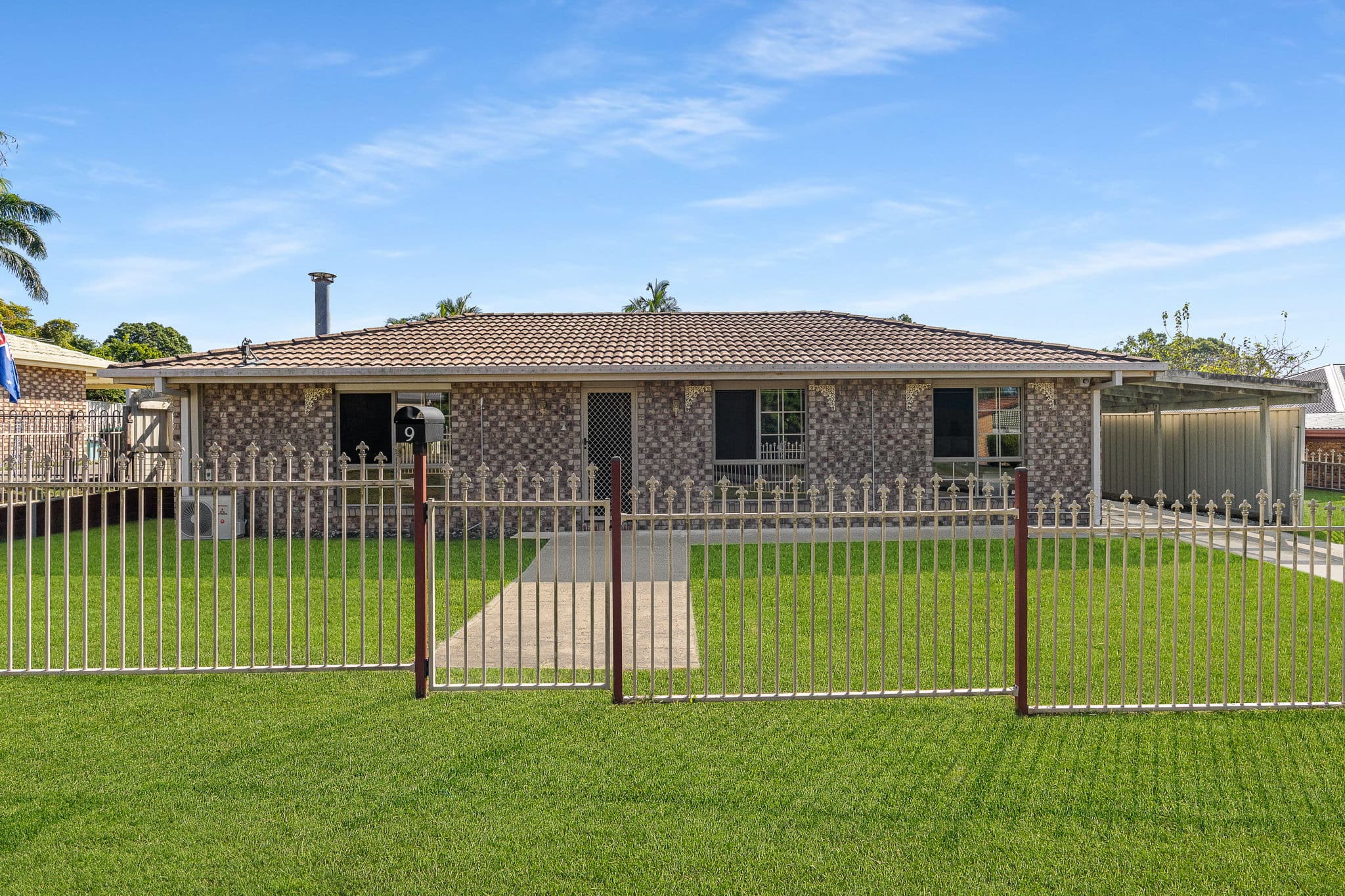 9 Lochore Court, Crestmead - Image 1