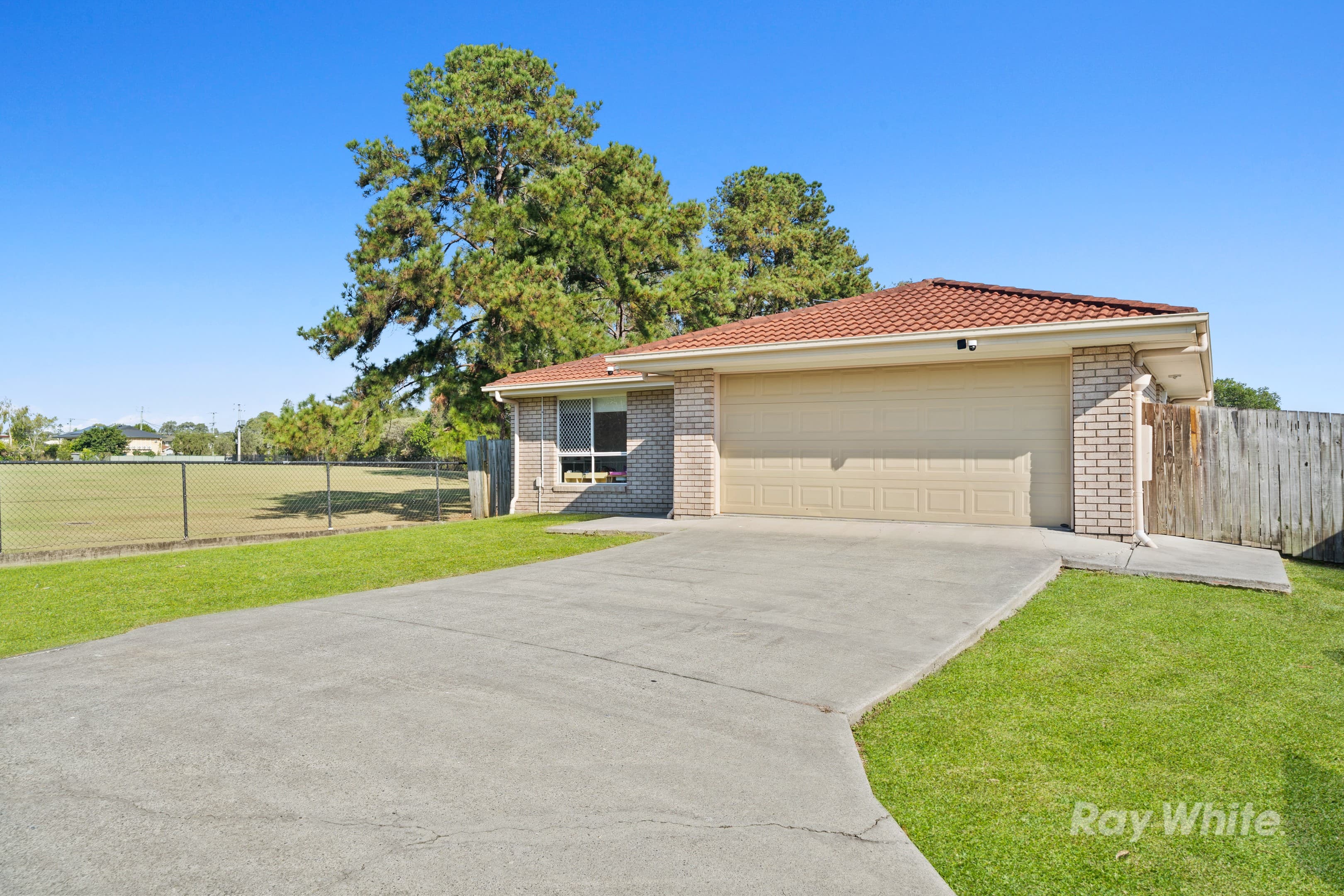 2 Lifestyle Close, Waterford West