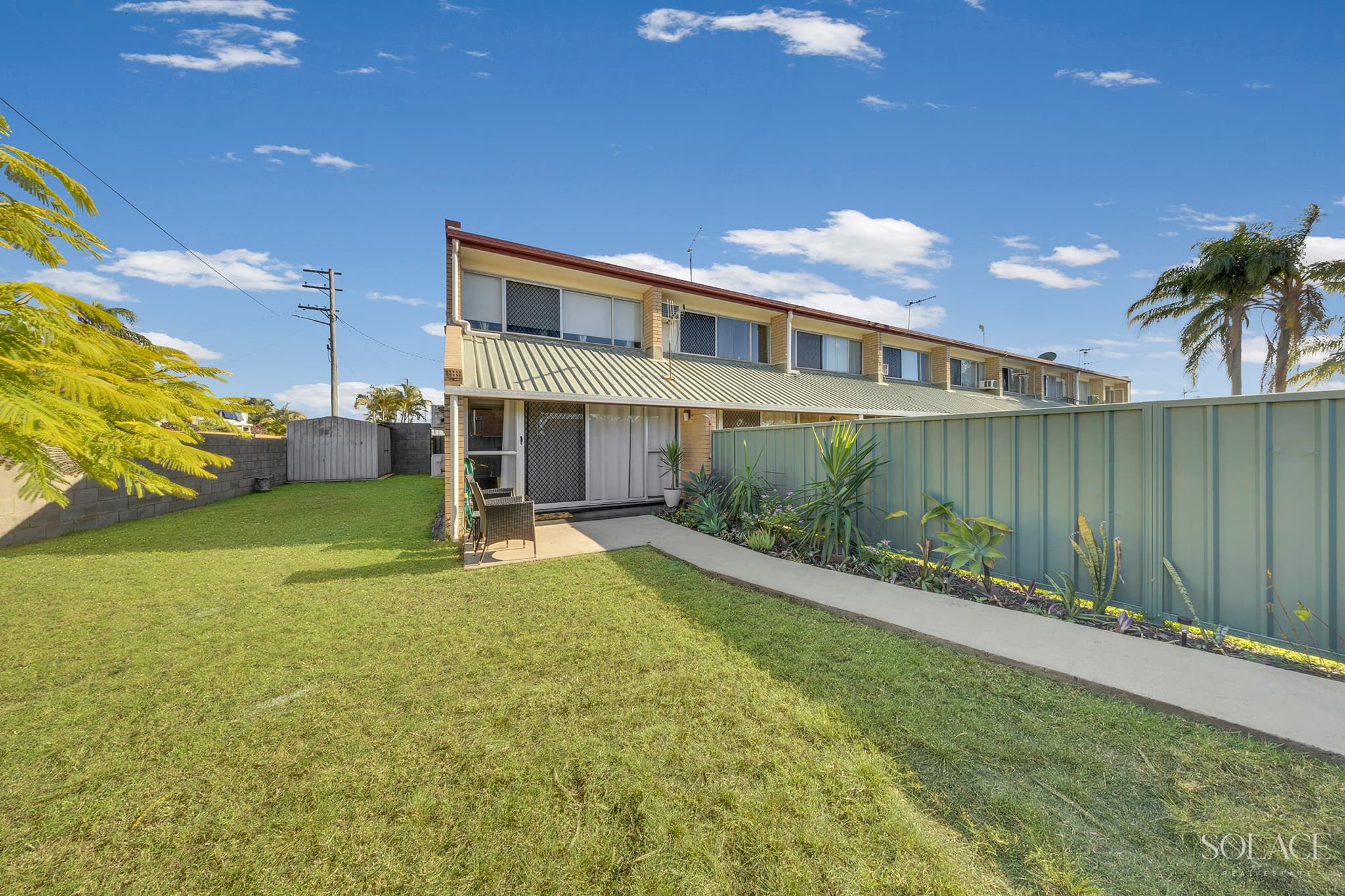 1/6 Eden Street, Gladstone Central — photo 1 of 5