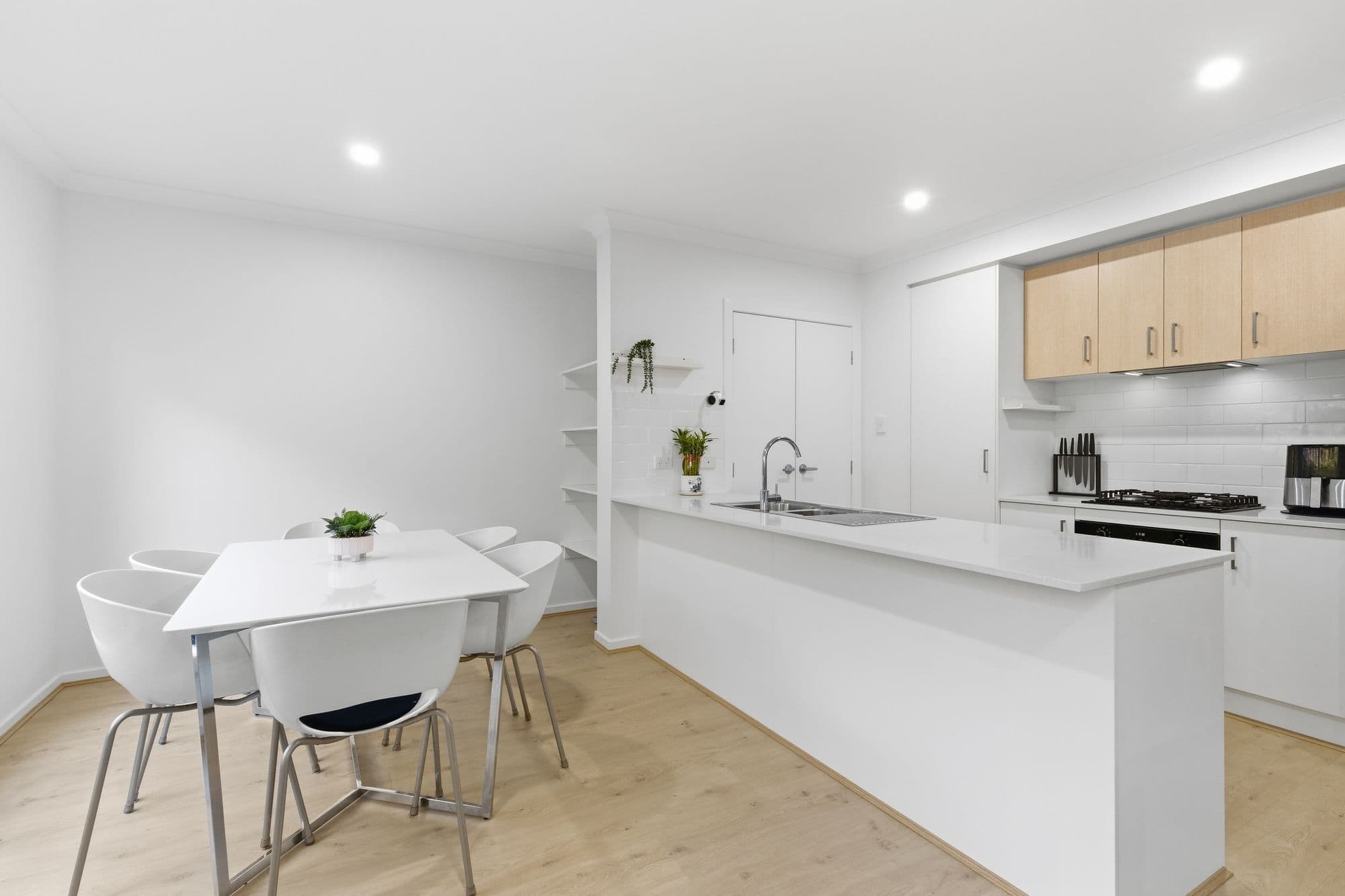 20/21 Lorisch Way, Rochedale — photo 1 of 5