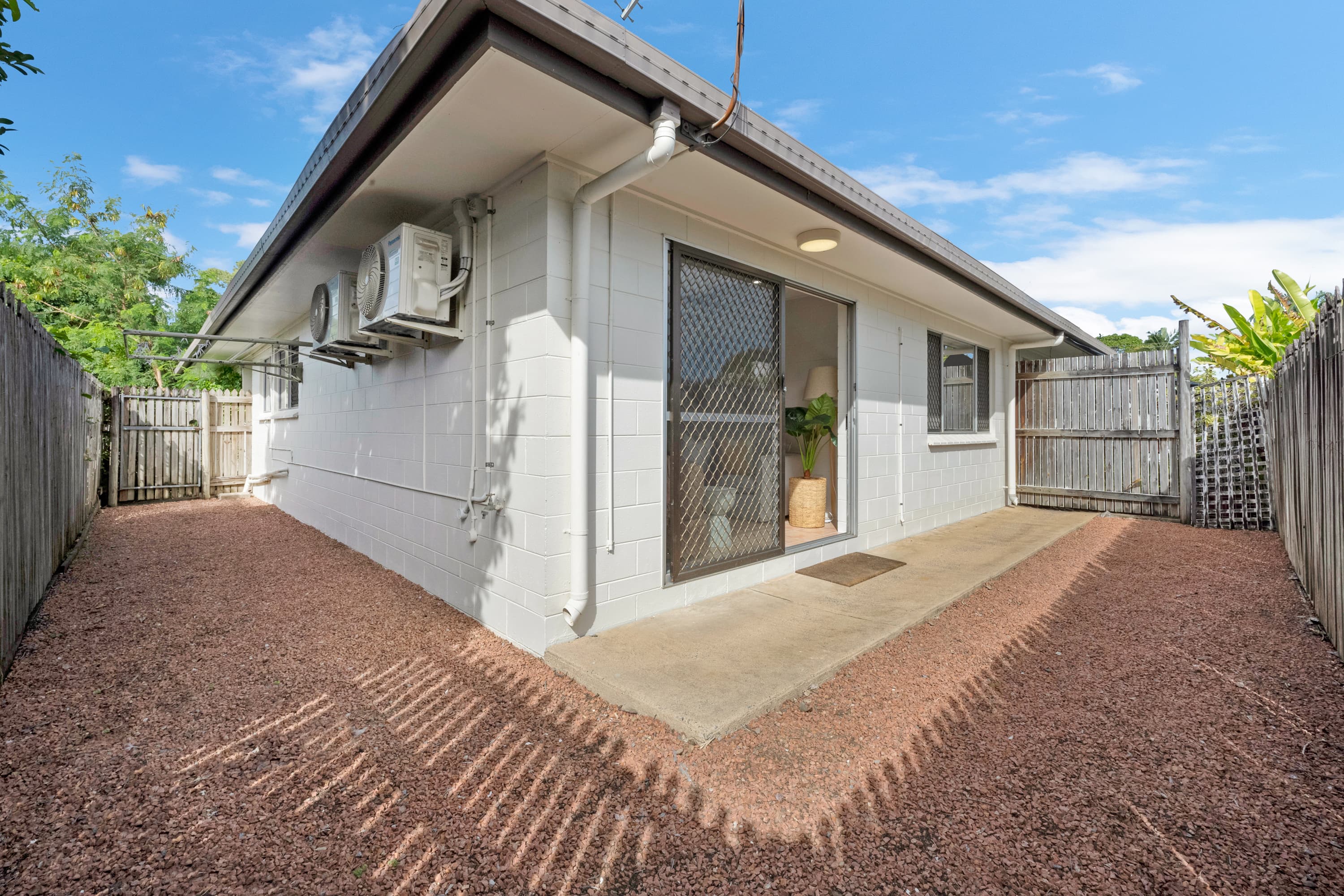 4/16 Vaughn Street, West End — photo 1 of 5