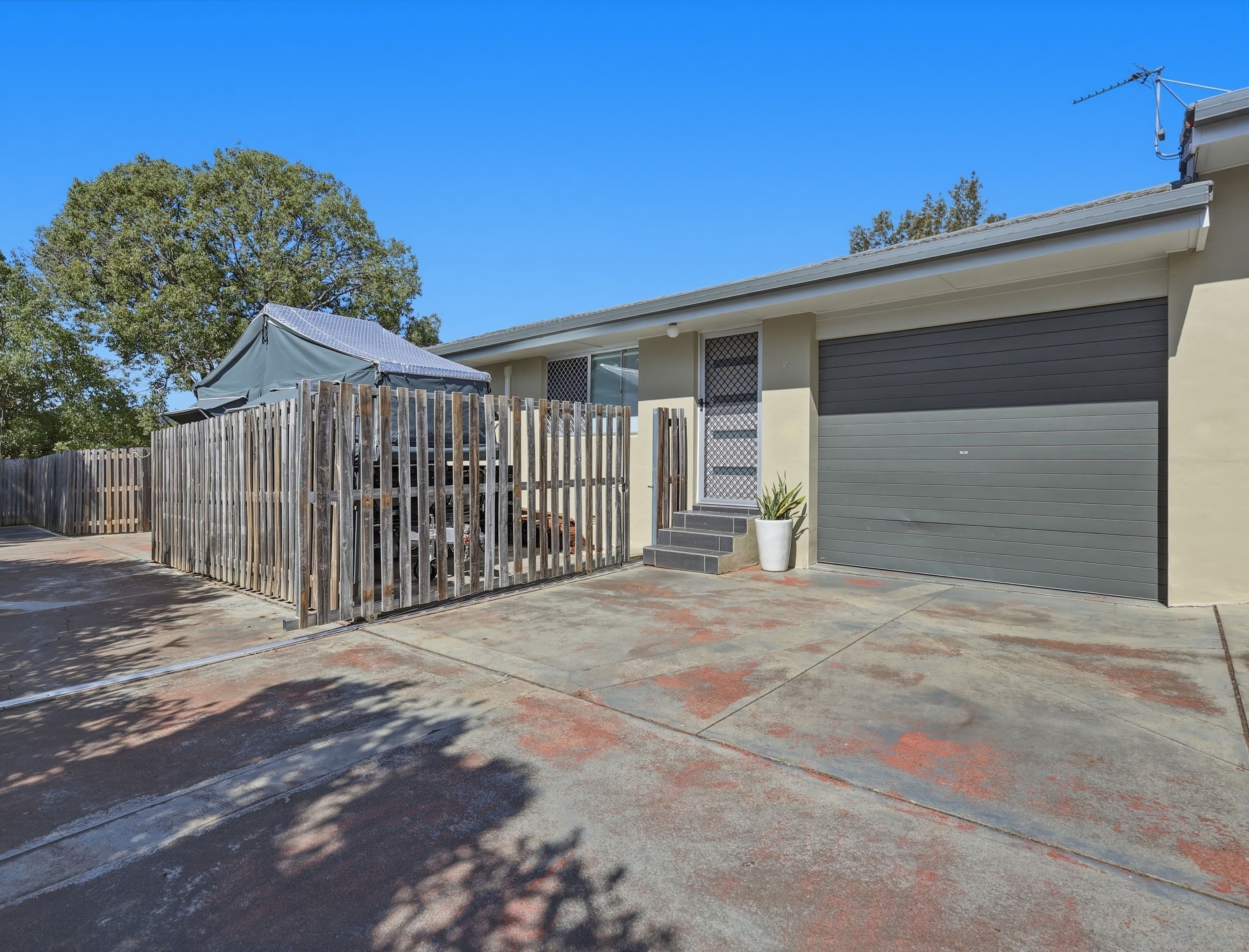 2/22 Whichello Street, Newtown — photo 1 of 5
