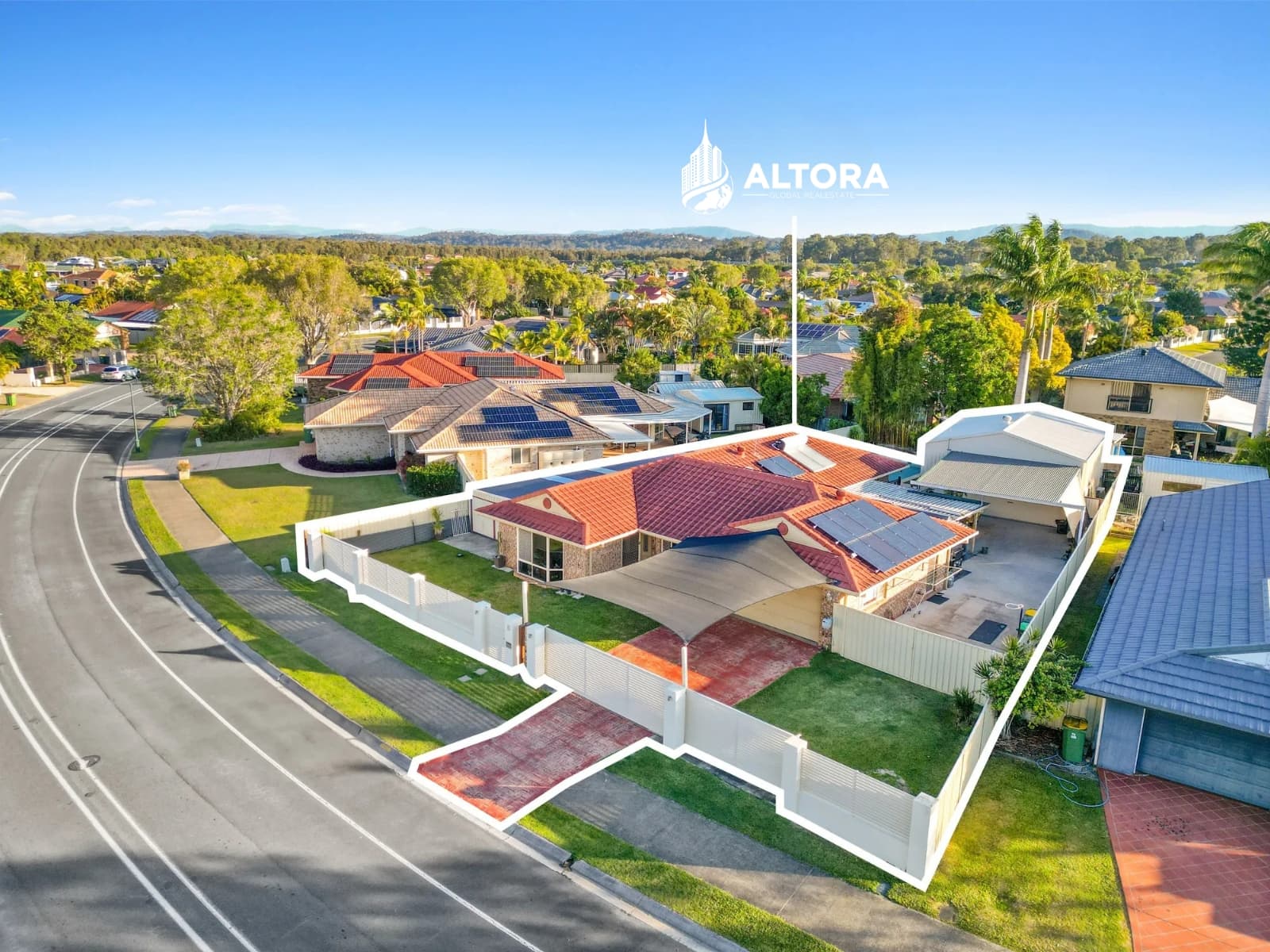 77 MONTEREY KEYS DRIVE, Helensvale — photo 1 of 5