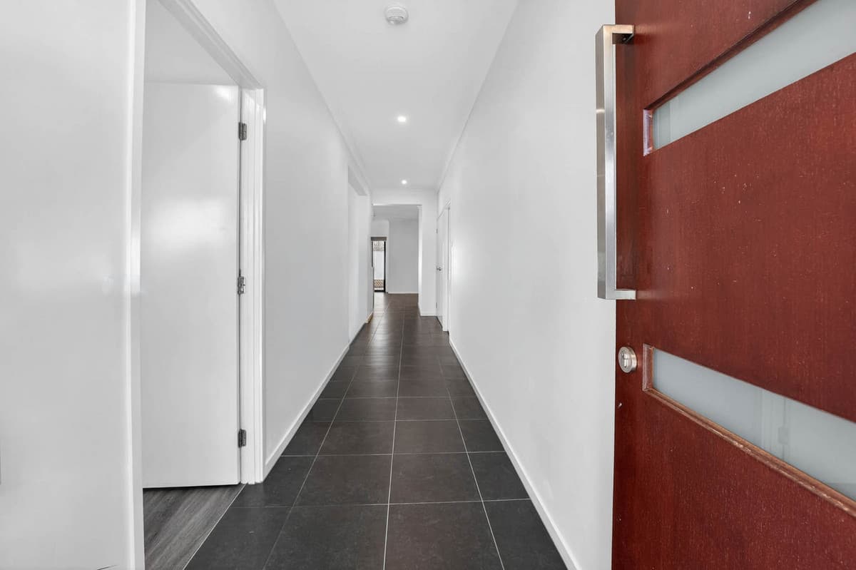 34 Kincraig Circuit, Spring Mountain — photo 3 of 5