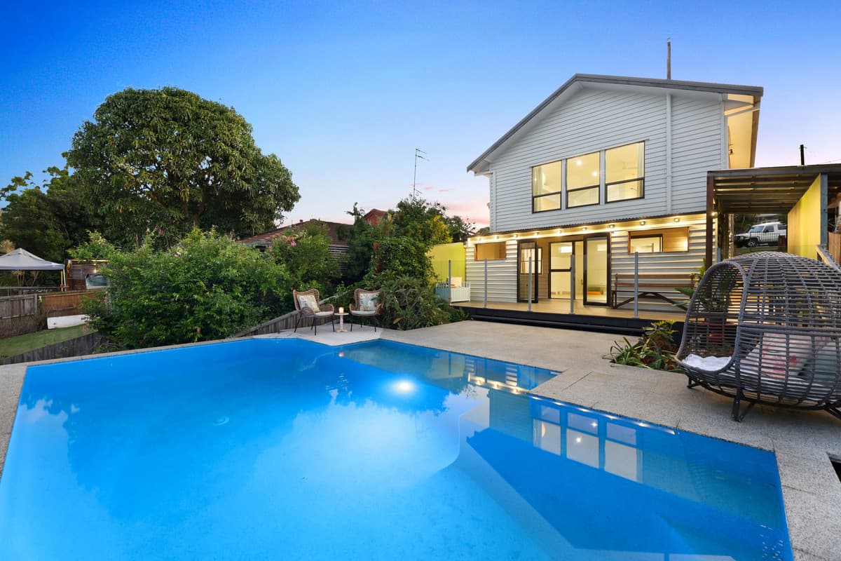 19 Kerr Avenue, Southport — photo 1 of 5