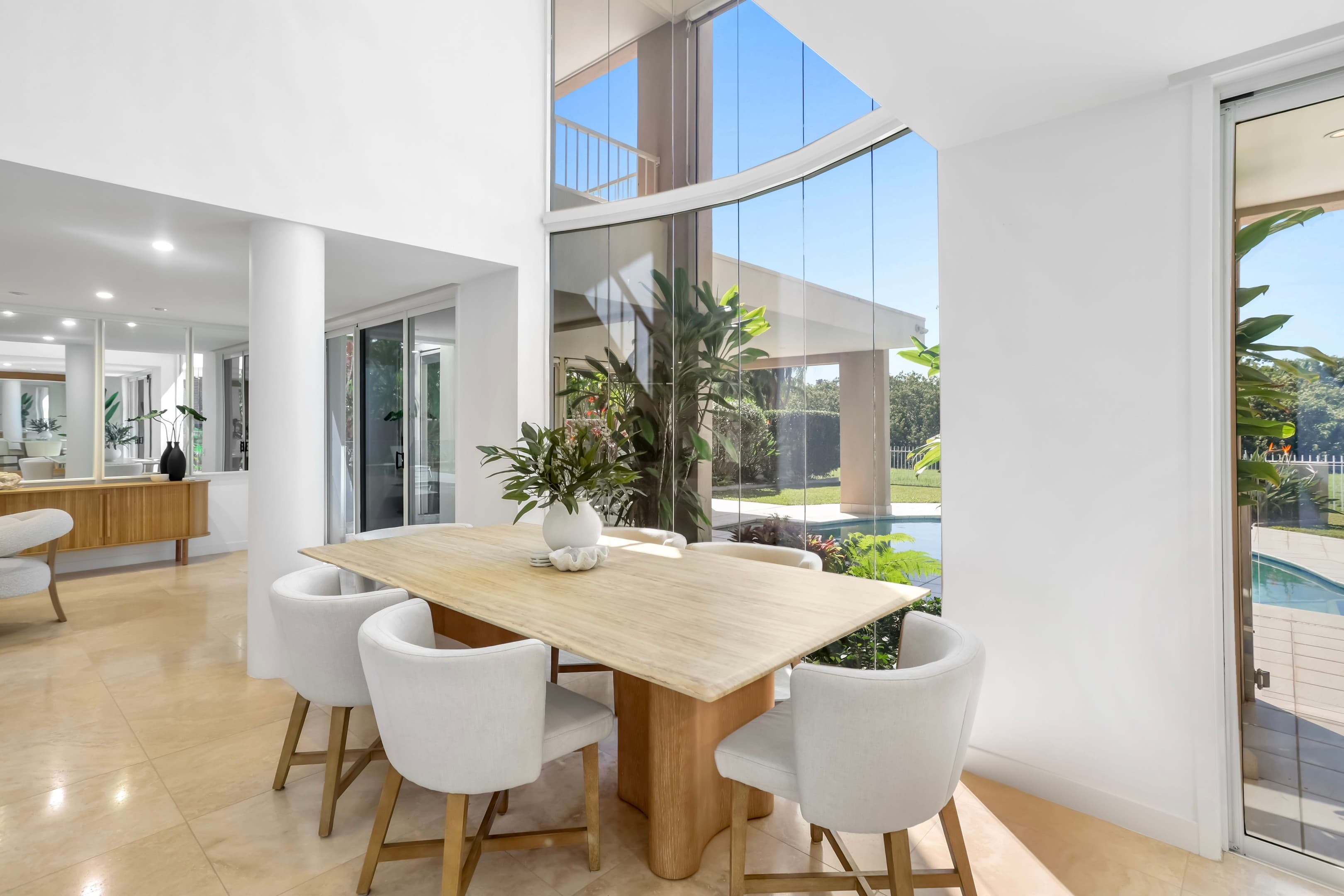 24 Meadowlake Drive, Carrara - Image 1