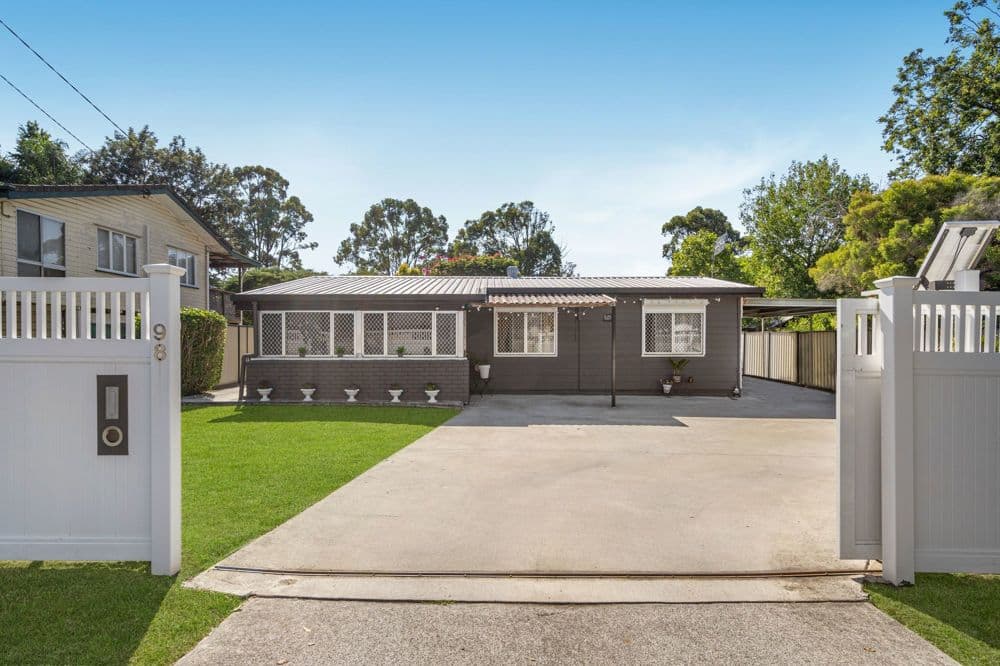 98 Jacaranda Avenue, Logan Central - Image 1