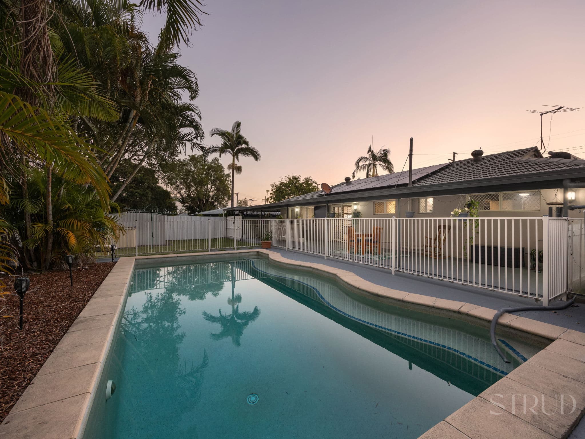 38 Russell Street, Silkstone - Image 1