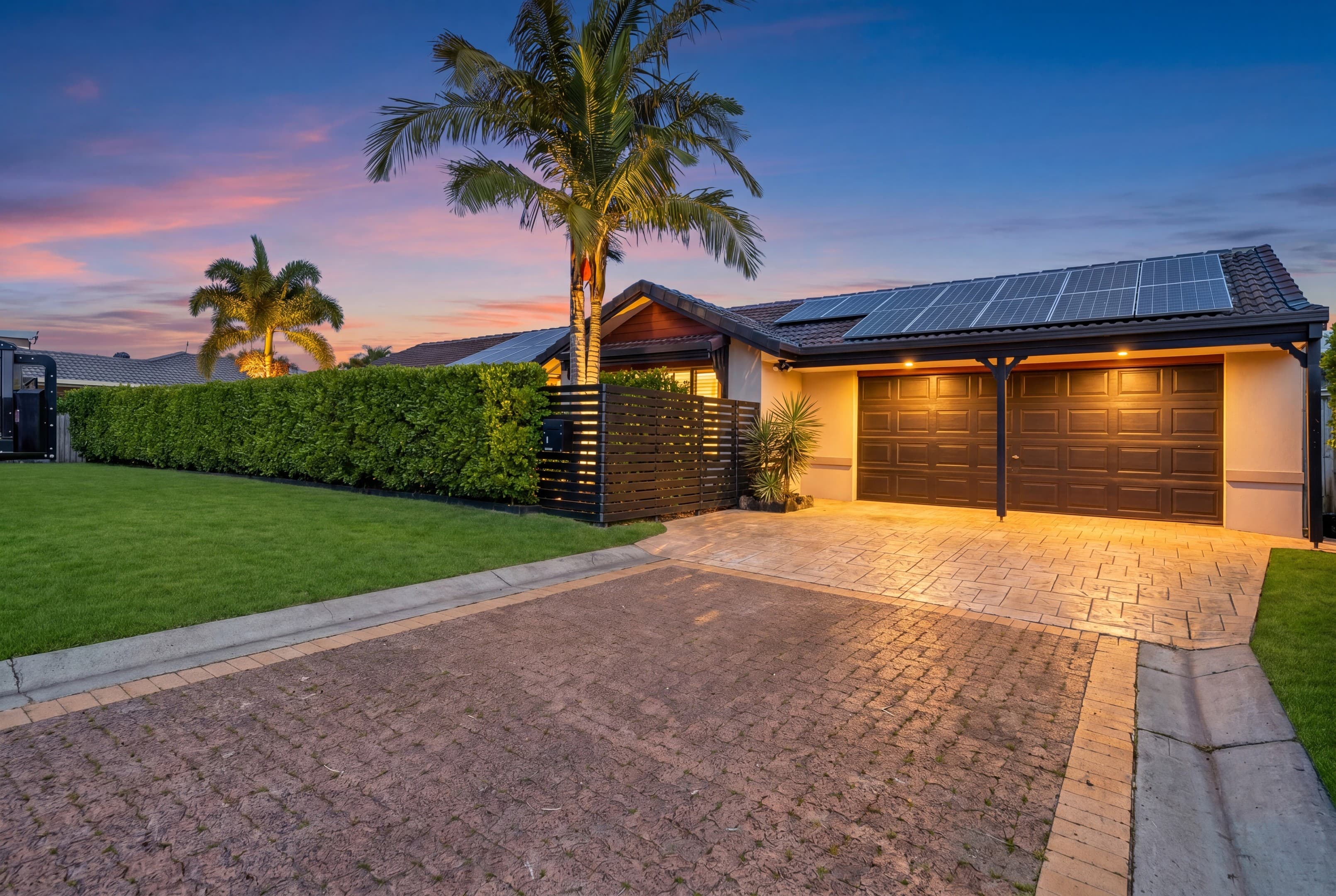 6 Thornbill Place, Burleigh Waters — photo 1 of 5