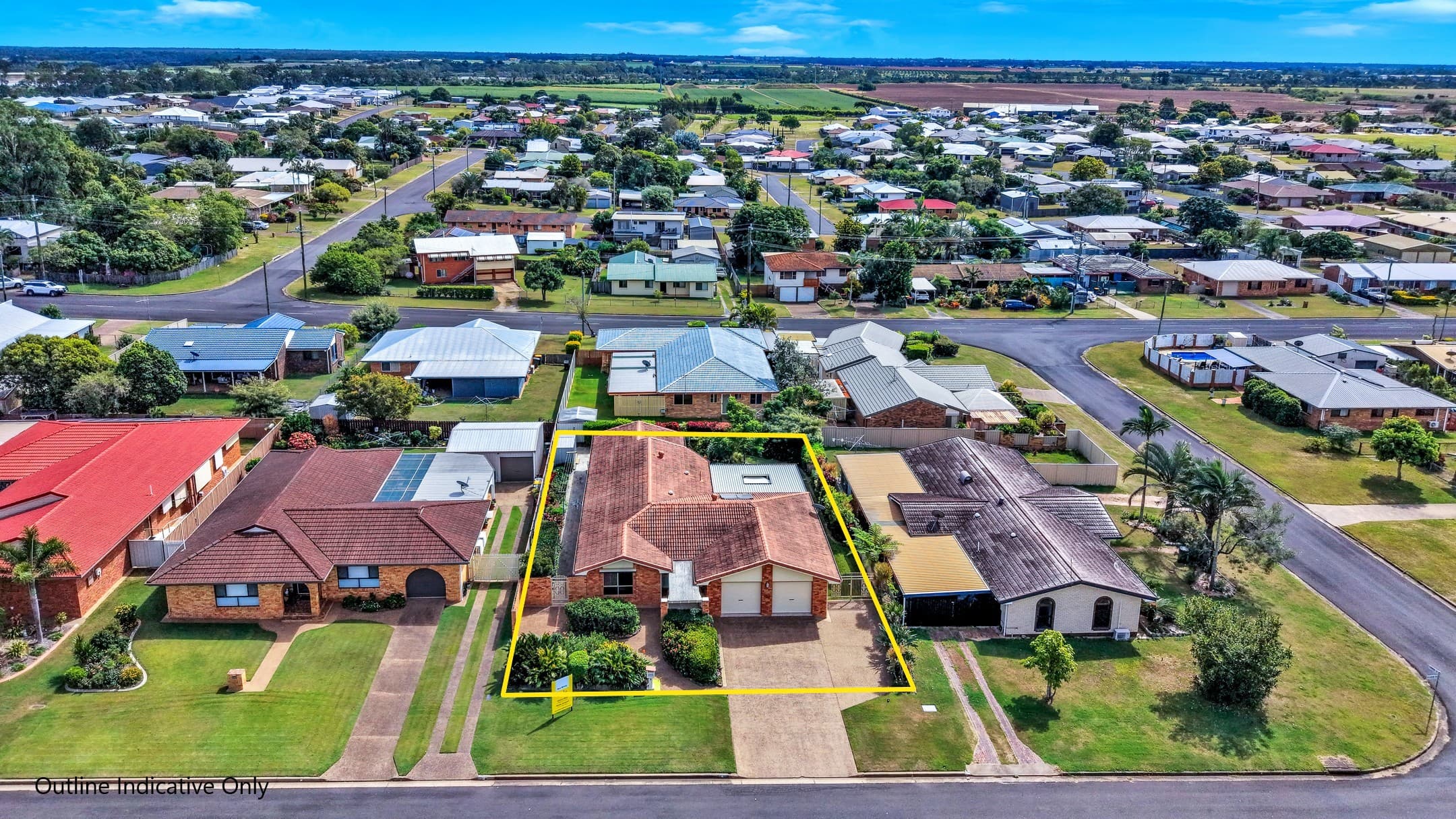 9 Saint Lucia Crescent, Avoca — photo 1 of 5
