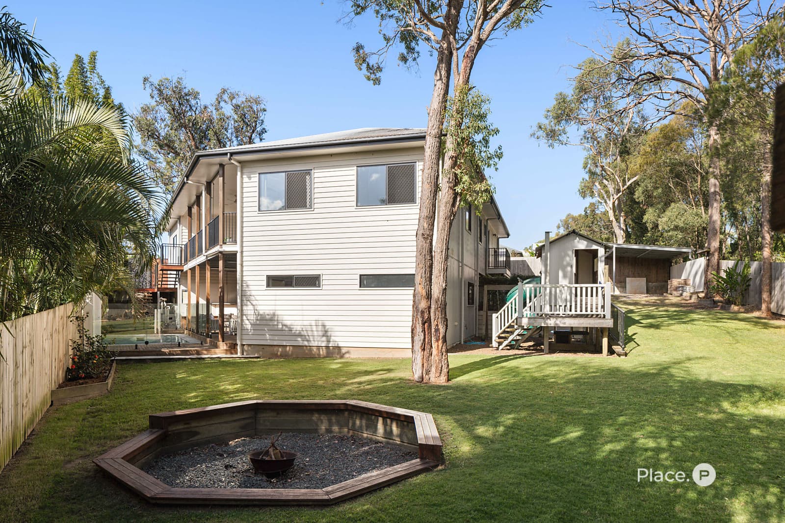 7 Joshua Place, Redland Bay — photo 1 of 5