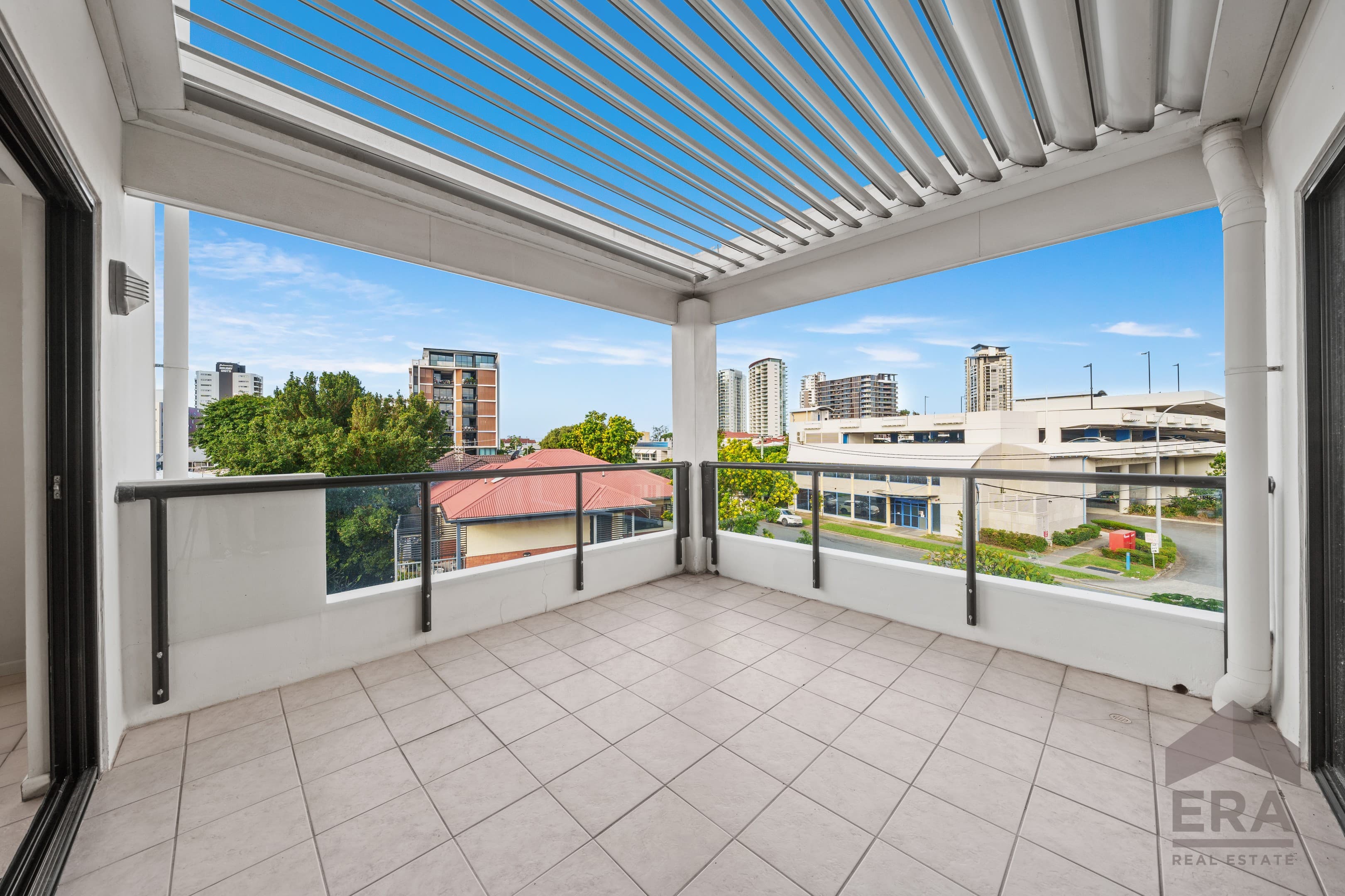 18/31-33 Railway Street, Southport - Image 1