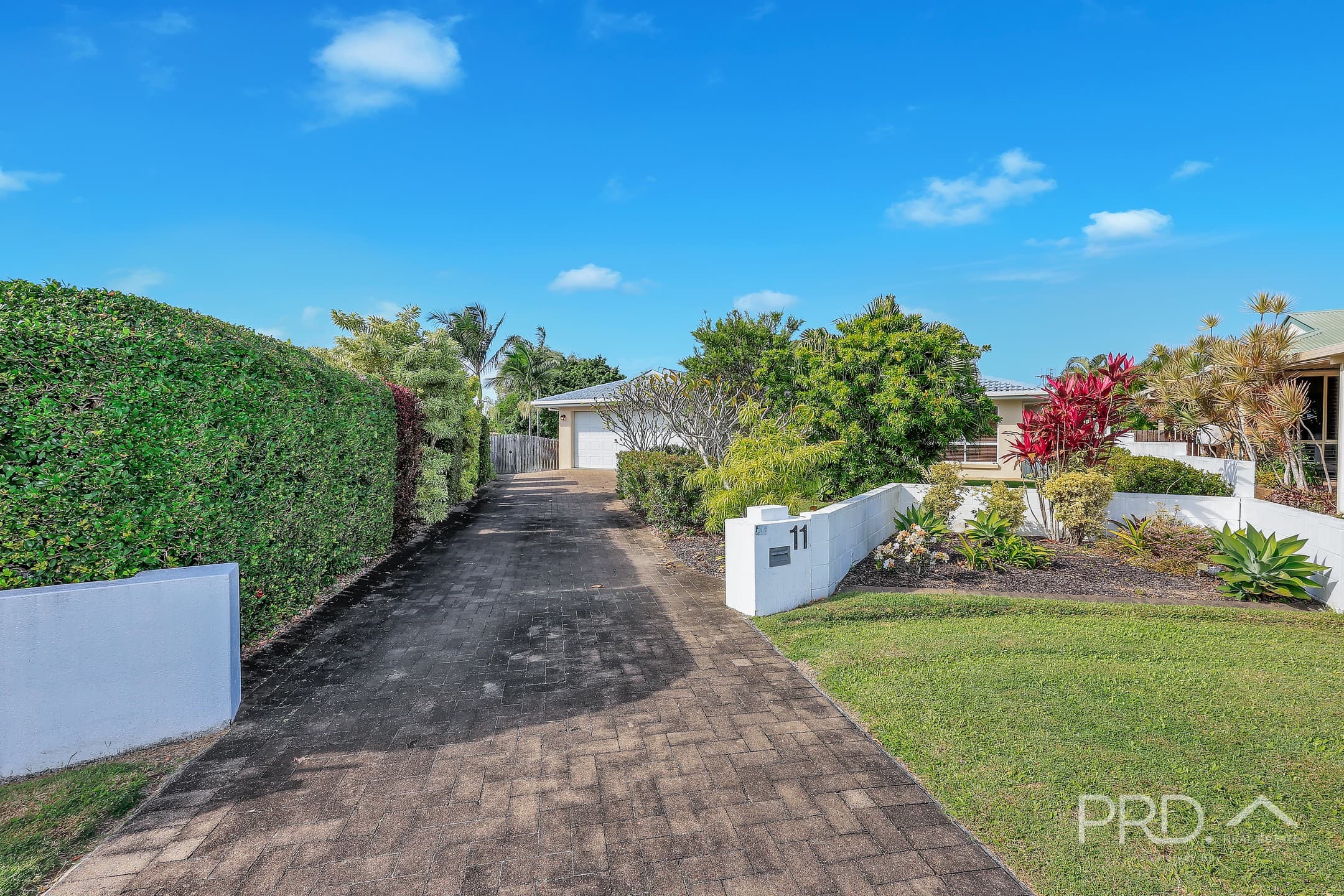 11 Brampton Court, Kawungan — photo 1 of 5