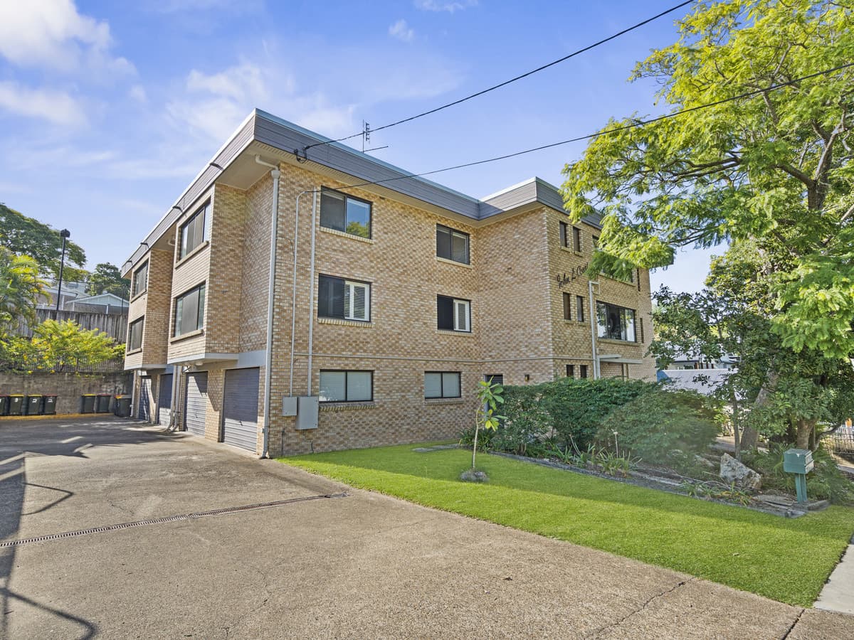 6/76 Sackville Street, Greenslopes - Image 1
