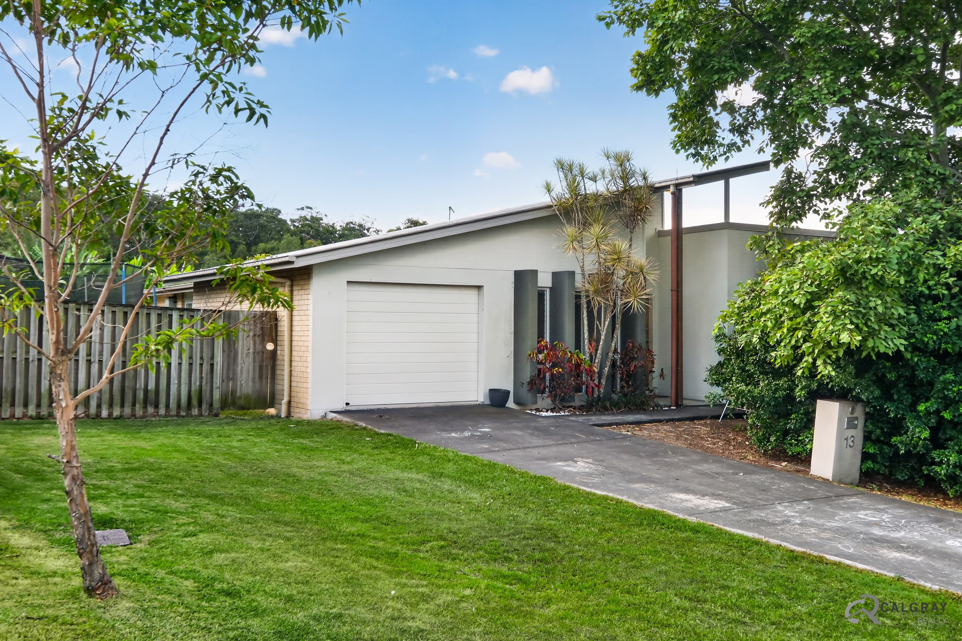 13 Burns Circuit, Augustine Heights - Image 1