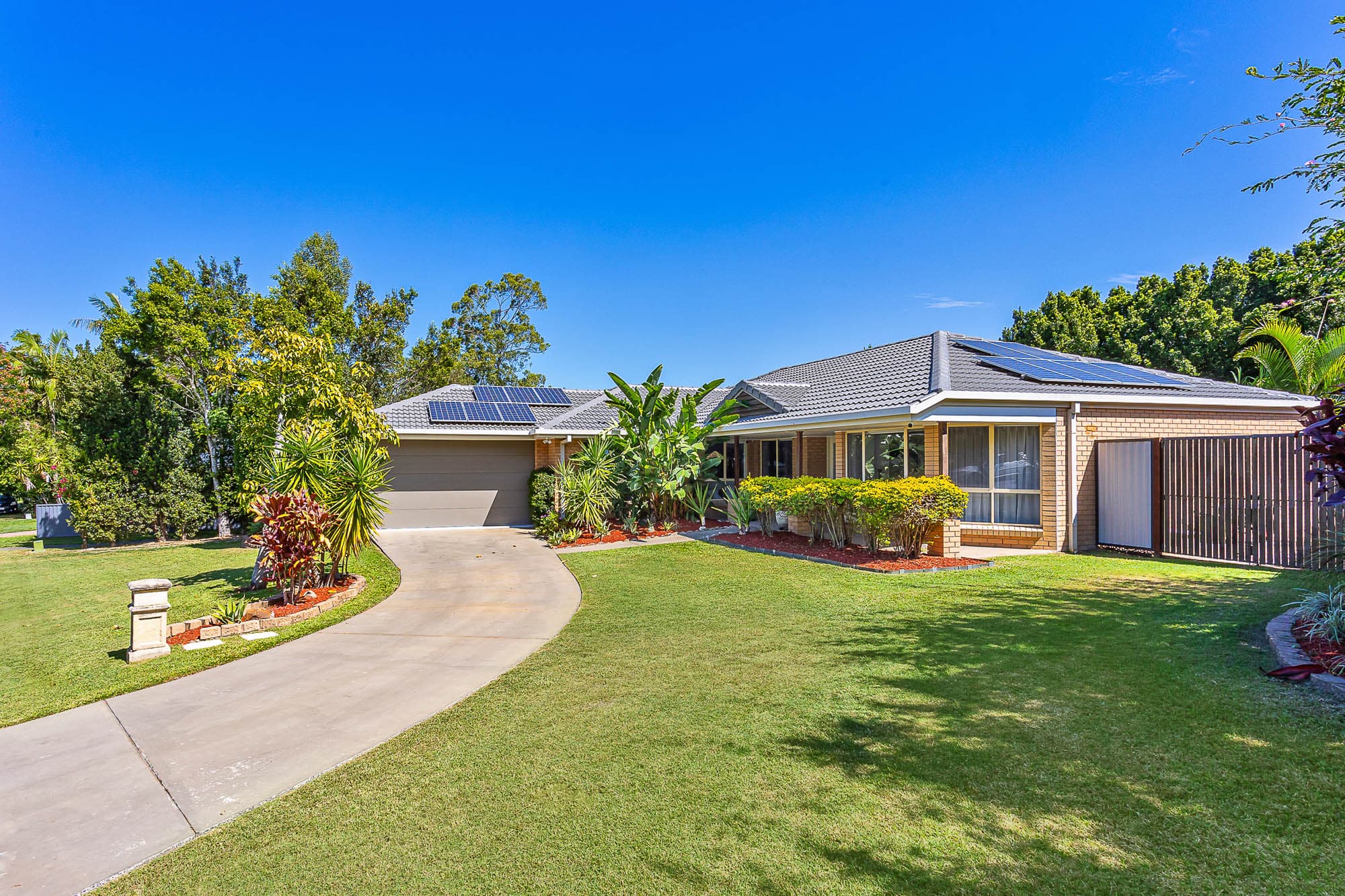 29 Tuena Street, Mudgeeraba — photo 1 of 5