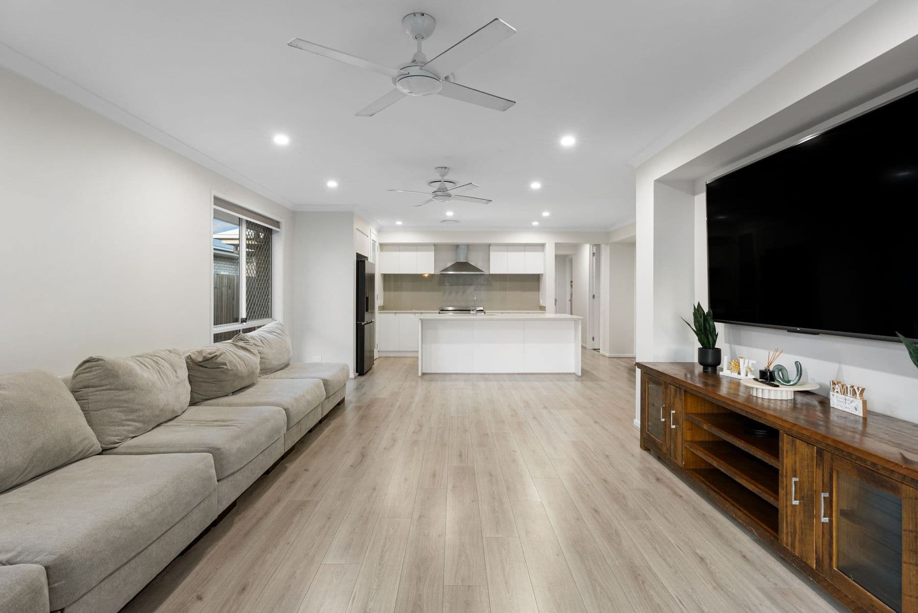 41 Bellflower Street, Collingwood Park — photo 1 of 5