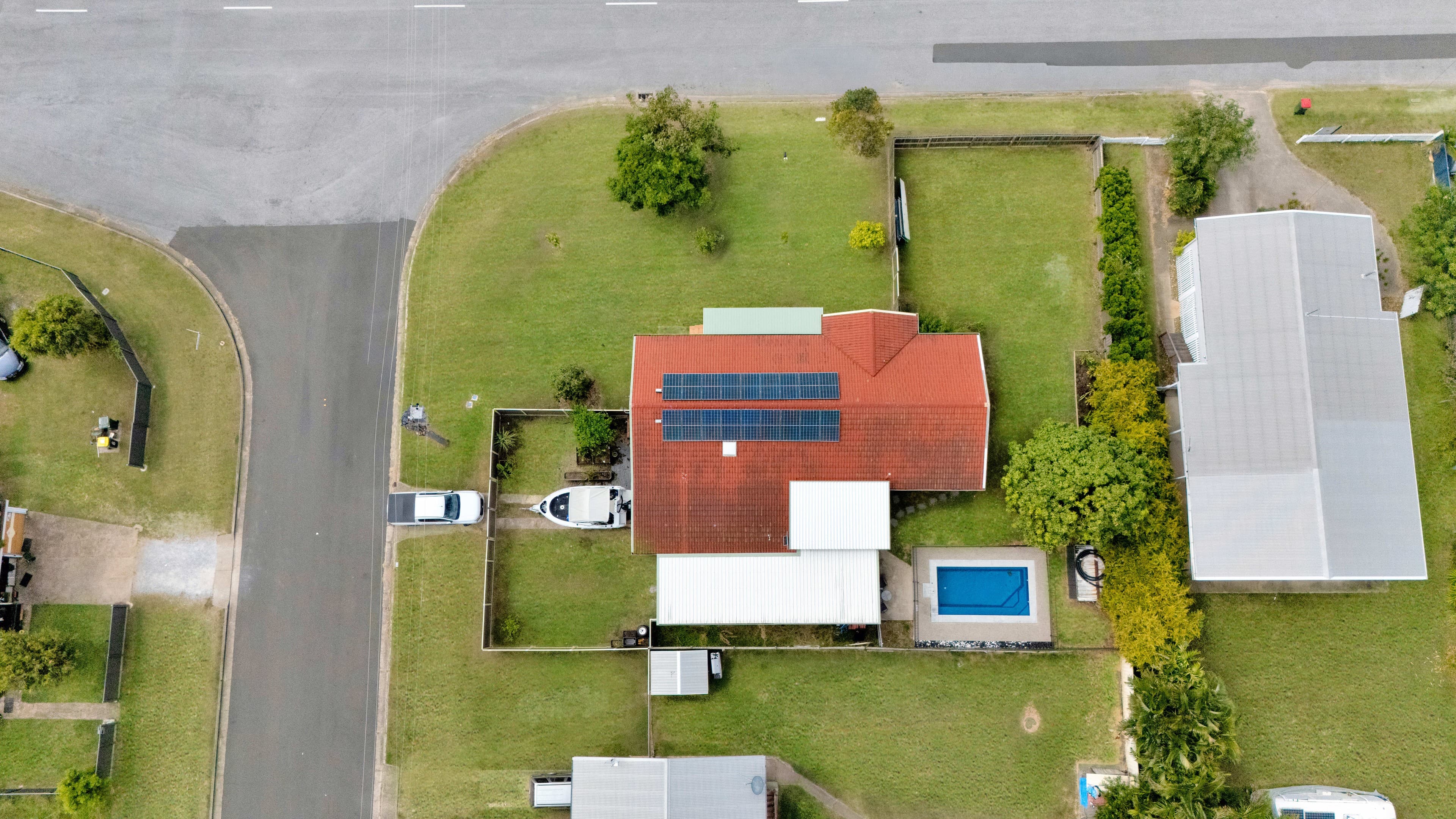 15 Larsen Street, West Gladstone — photo 1 of 5