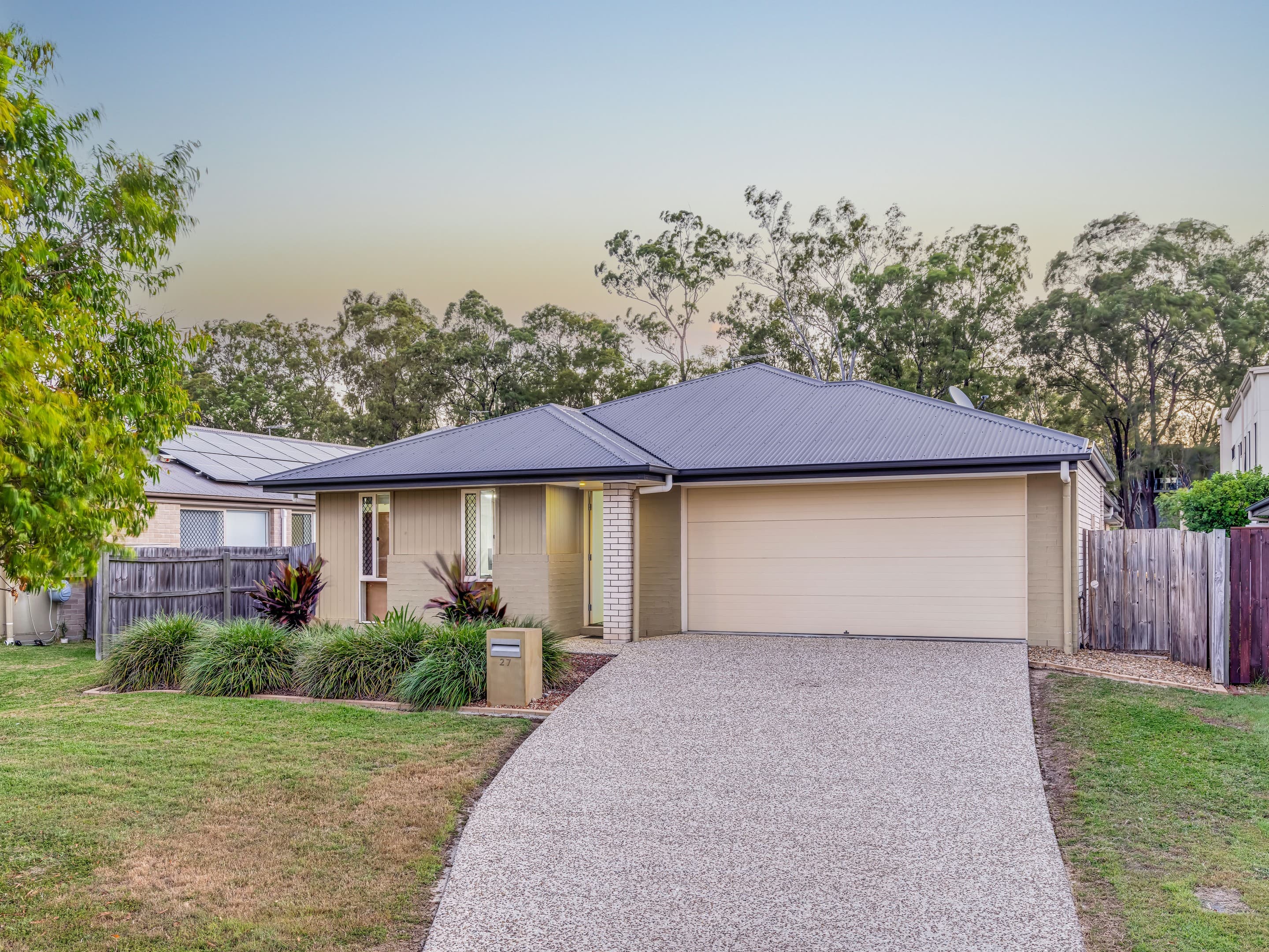 27 Woodgate Street, Oxley - Image 1