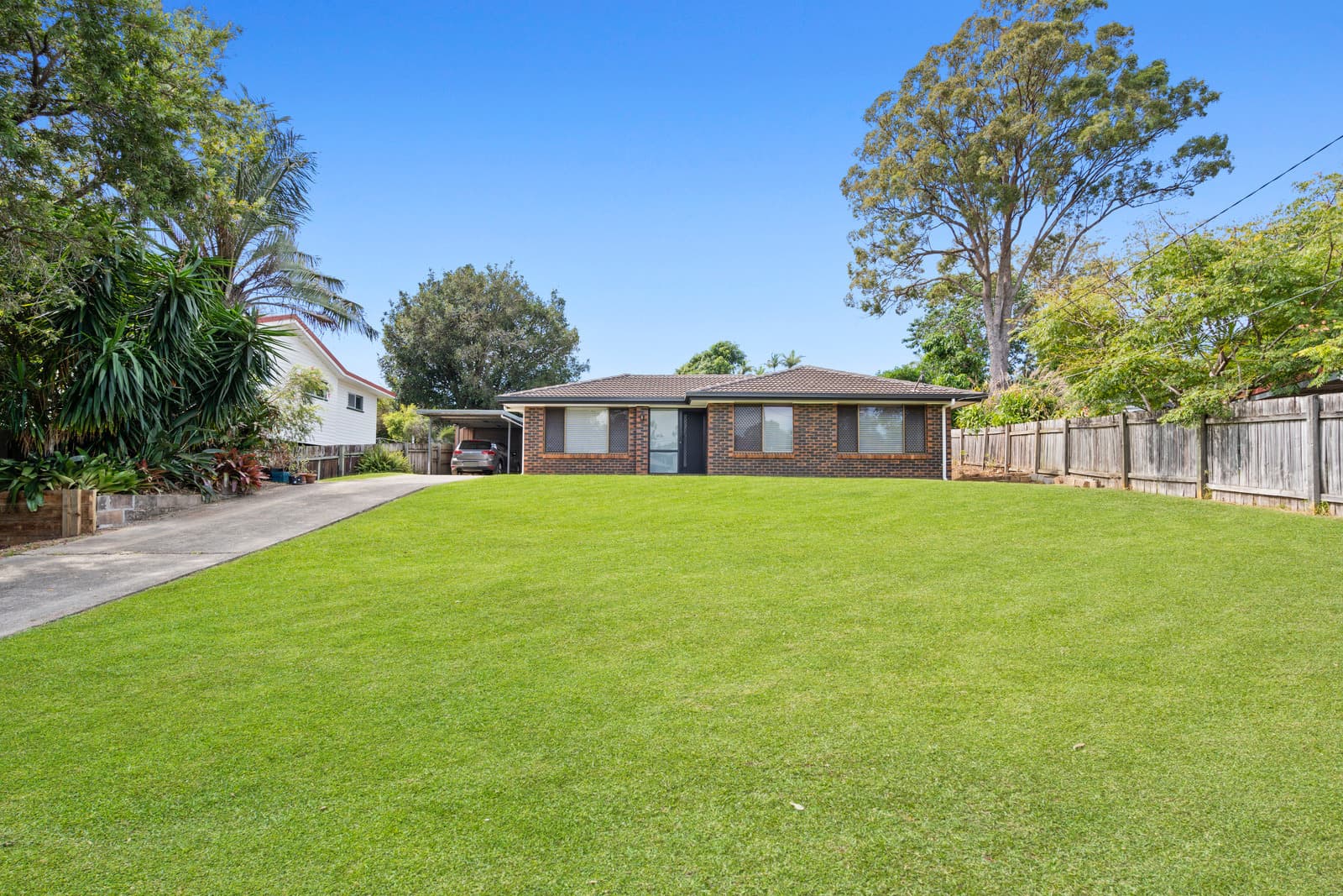 17 Crown Road, Alexandra Hills — photo 1 of 5