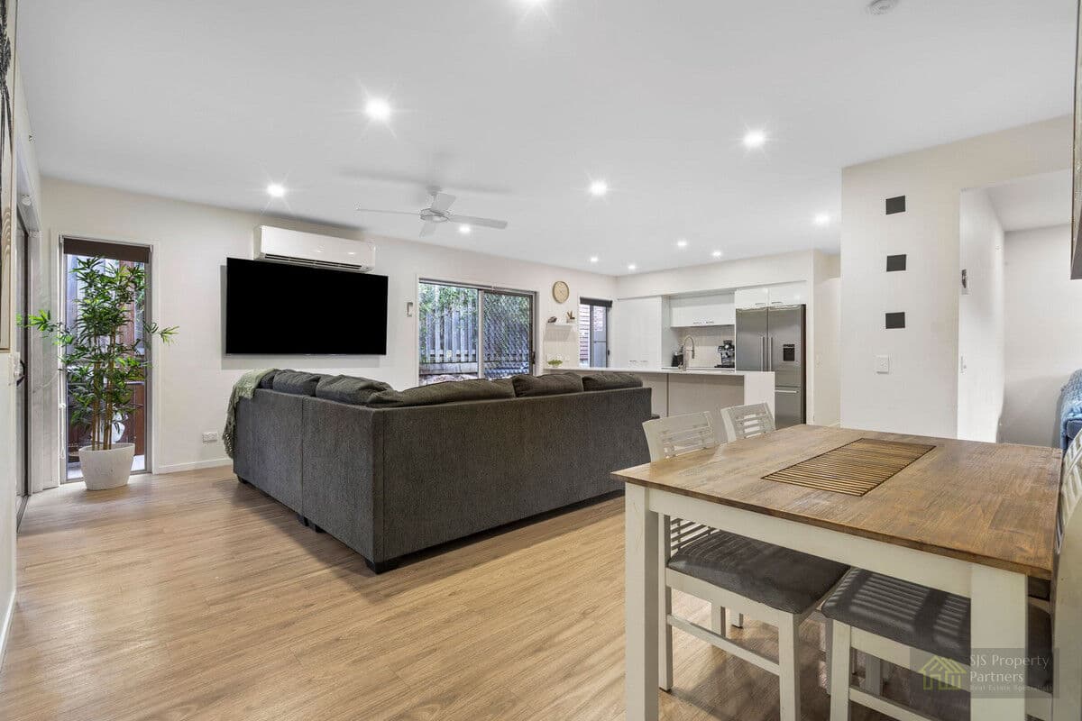 42 Golden Wattle Avenue, Mount Cotton — photo 1 of 5