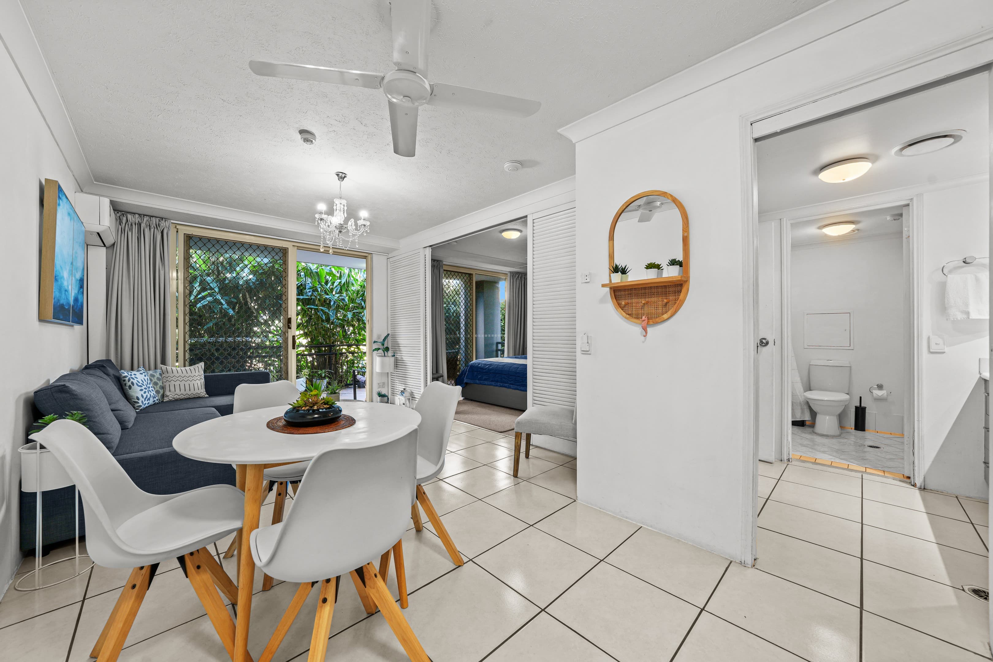 1/1-8 Paradise Island, Surfers Paradise - Image 1