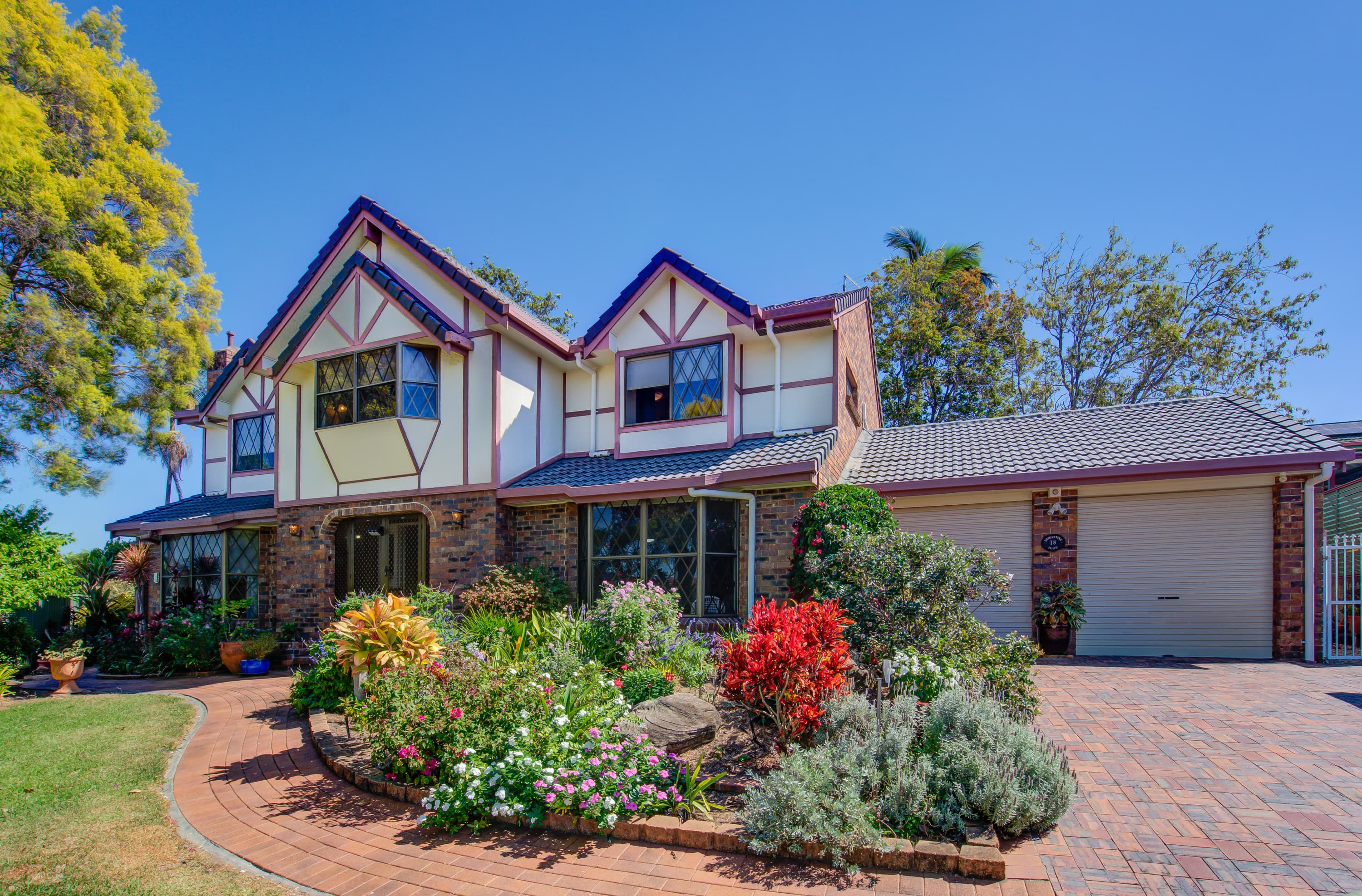 18 Brigantine Place, Sunnybank Hills - Image 1