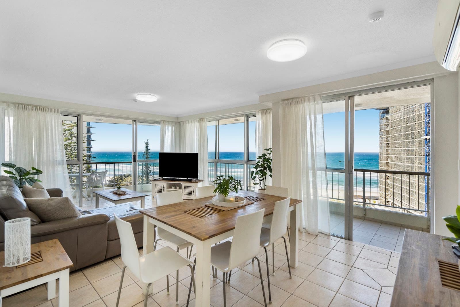 801/10 Vista Street, Surfers Paradise - Image 1
