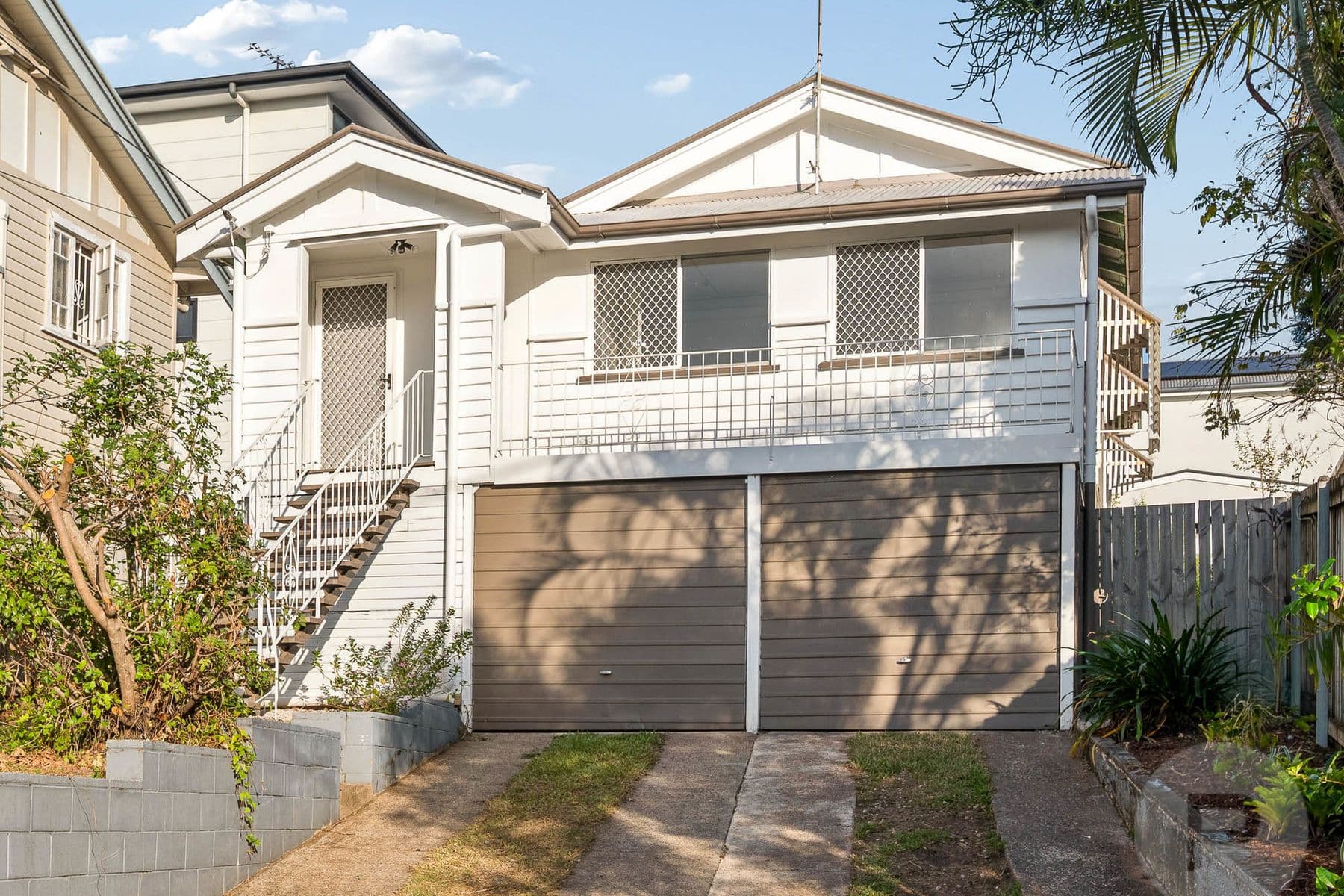723 Logan Road, Greenslopes - Image 1