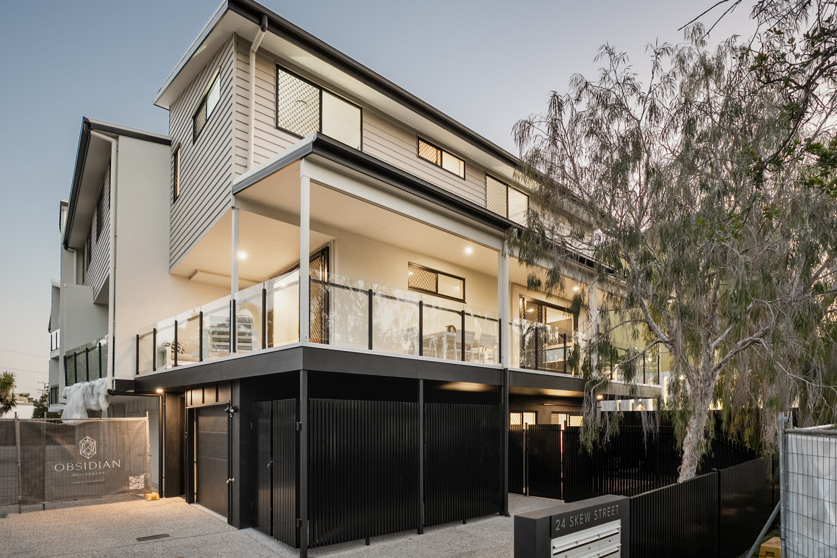 2-7/24 Skew Street, Sherwood — photo 1 of 5